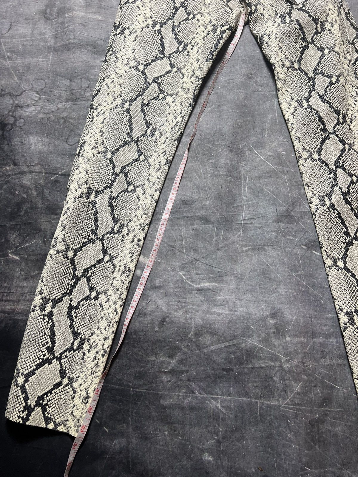 1017 ALYX 9SM 1017 ALYX 9SM Leather Python Pants FW19 RARE GRAIL Size US 30 / EU 46 - 11 Thumbnail