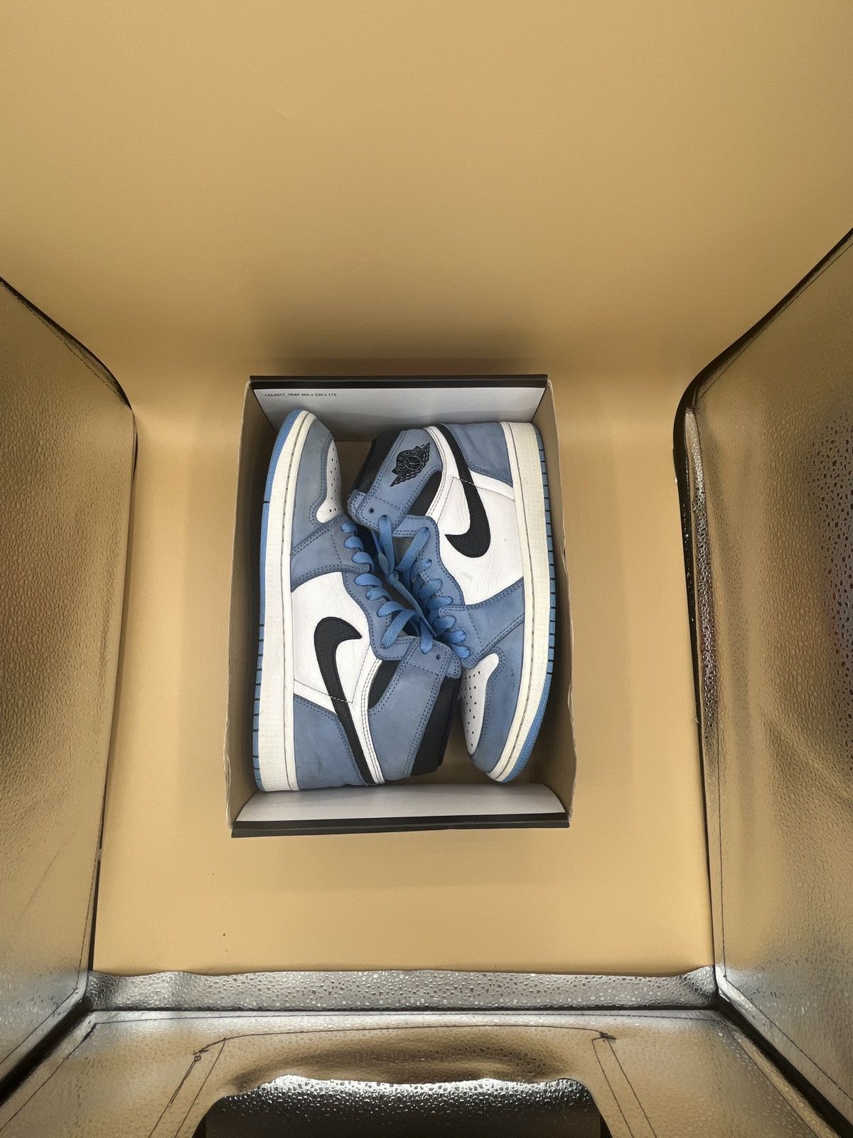 Jordan Brand × Nike Jordan 1 University Blue Size US 9.5 / EU 42-43 - 2 Thumbnail