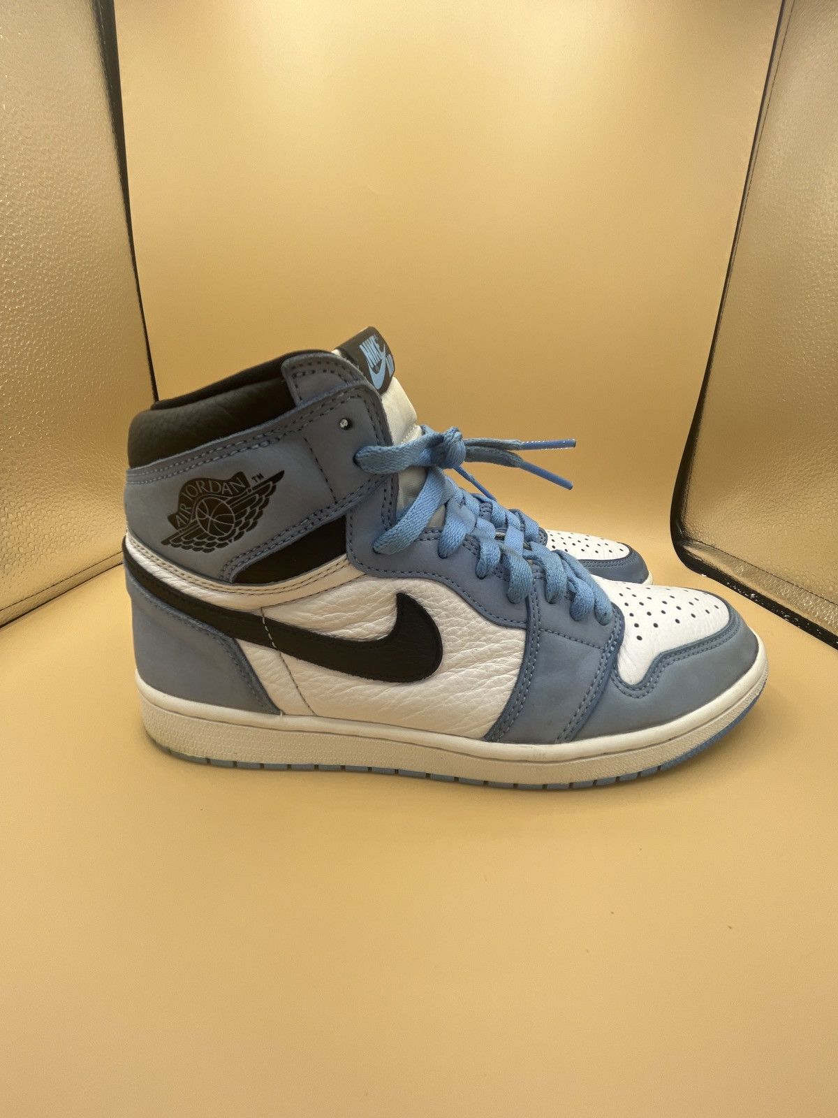 Jordan Brand × Nike Jordan 1 University Blue Size US 9.5 / EU 42-43 - 3 Thumbnail