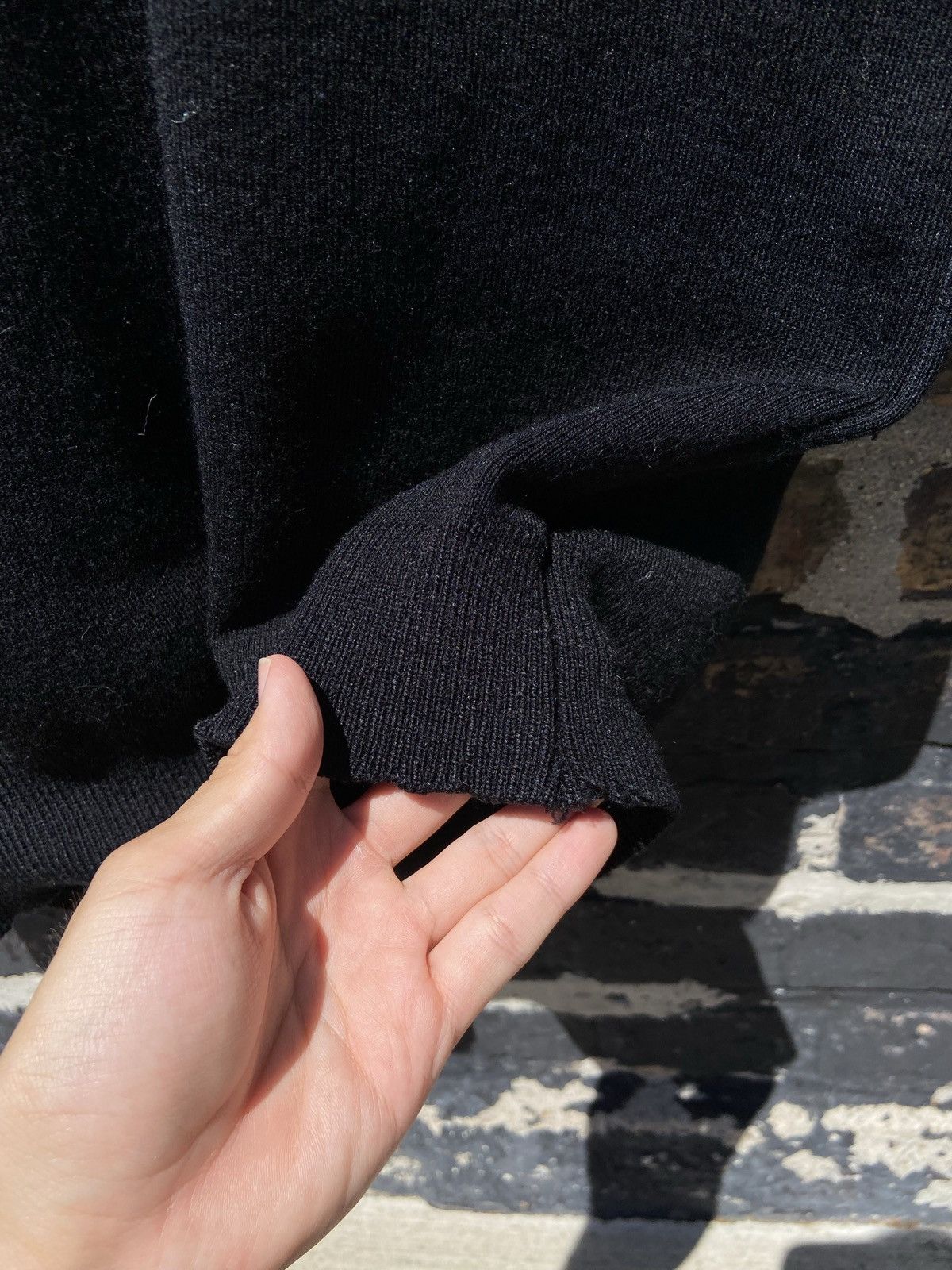 Comme des Garcons ‘Emblem’ Sweater Size US S / EU 44-46 / 1 - 4 Thumbnail