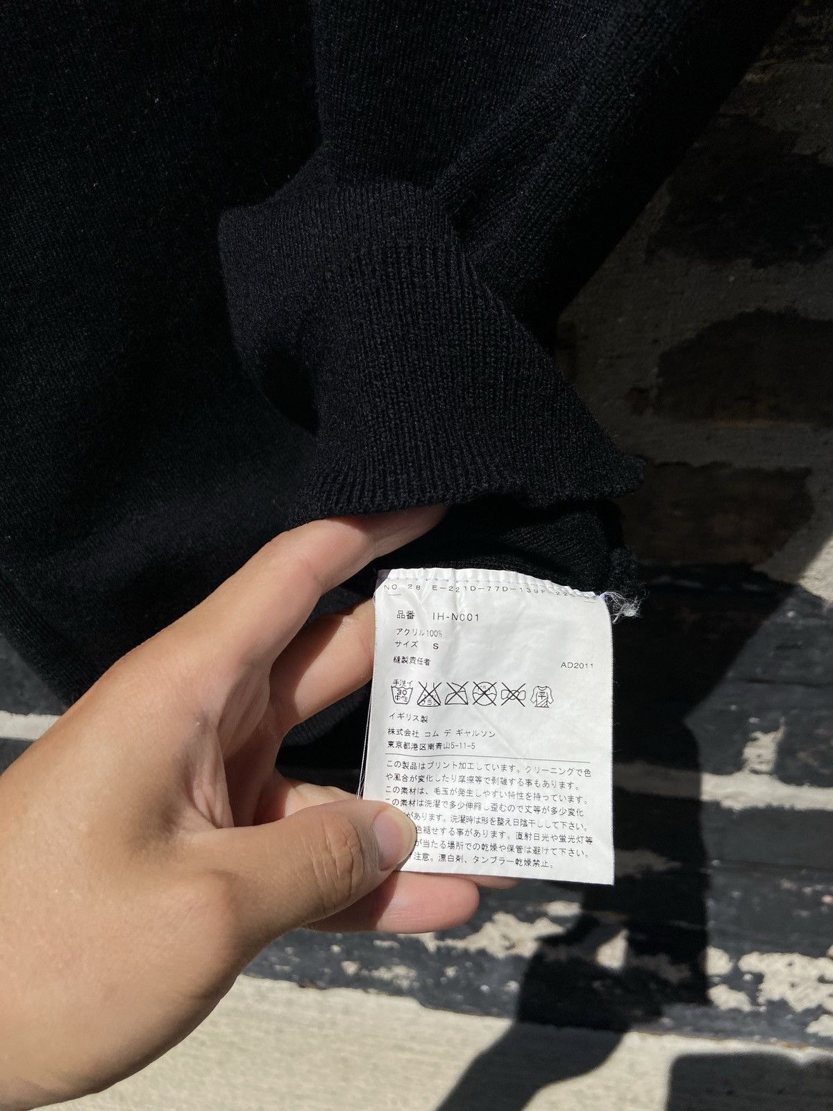 Comme des Garcons ‘Emblem’ Sweater Size US S / EU 44-46 / 1 - 5 Thumbnail