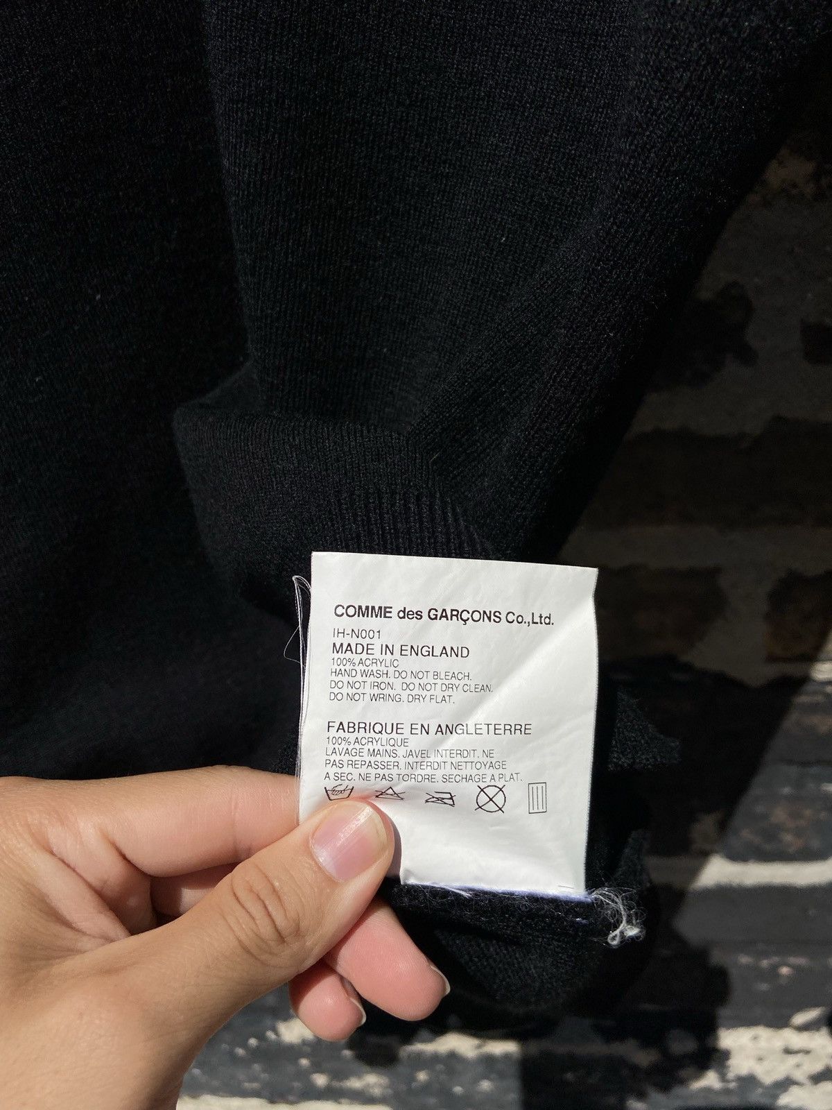 Comme des Garcons ‘Emblem’ Sweater Size US S / EU 44-46 / 1 - 6 Thumbnail