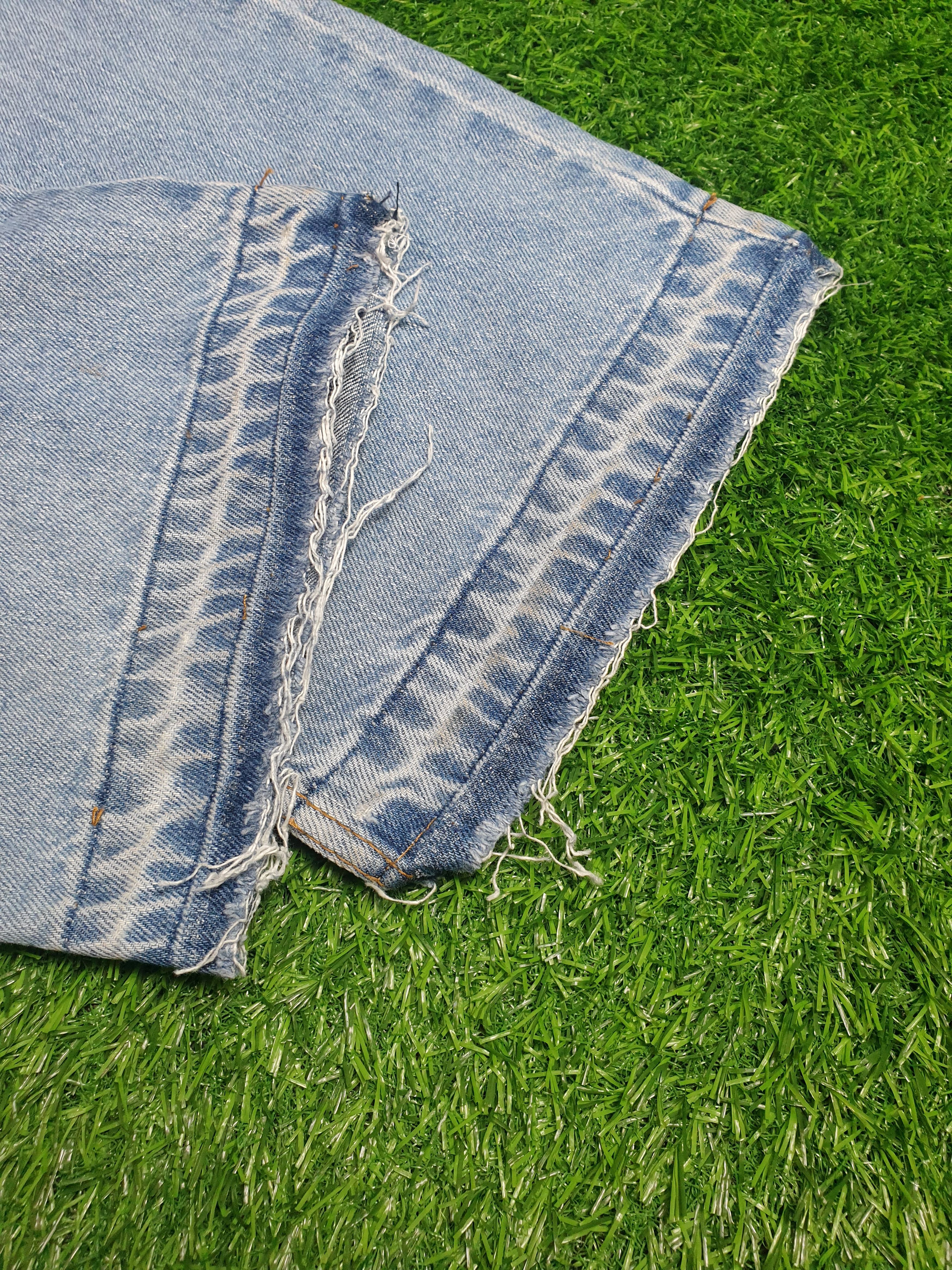 Levi's Vintage LEVIS 505 Light Wash Faded Size 38X35.5 Jeans L0166 Size US 38 / EU 54 - 6 Thumbnail