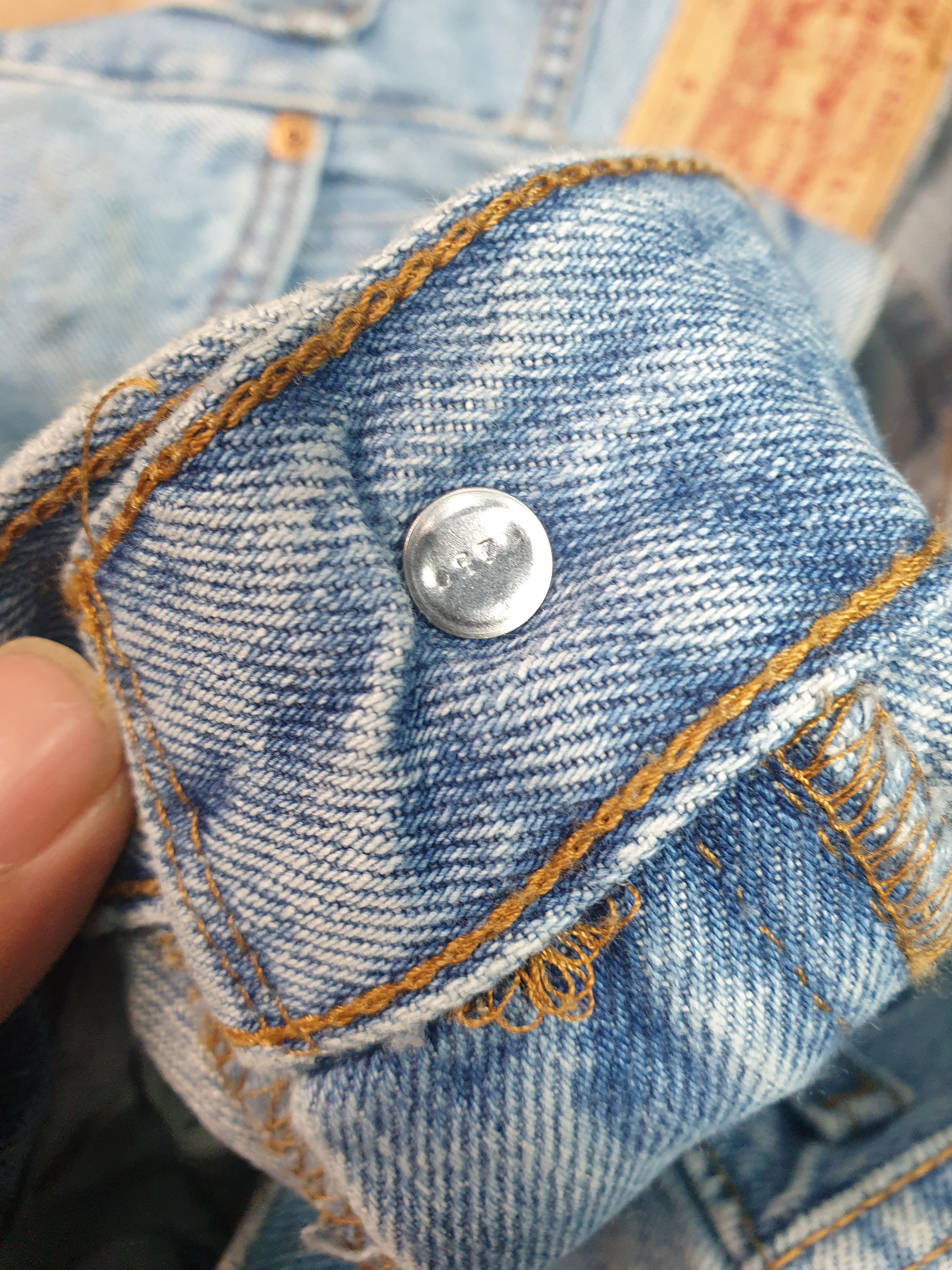 Levi's Vintage LEVIS 505 Light Wash Faded Size 38X35.5 Jeans L0166 Size US 38 / EU 54 - 9 Thumbnail