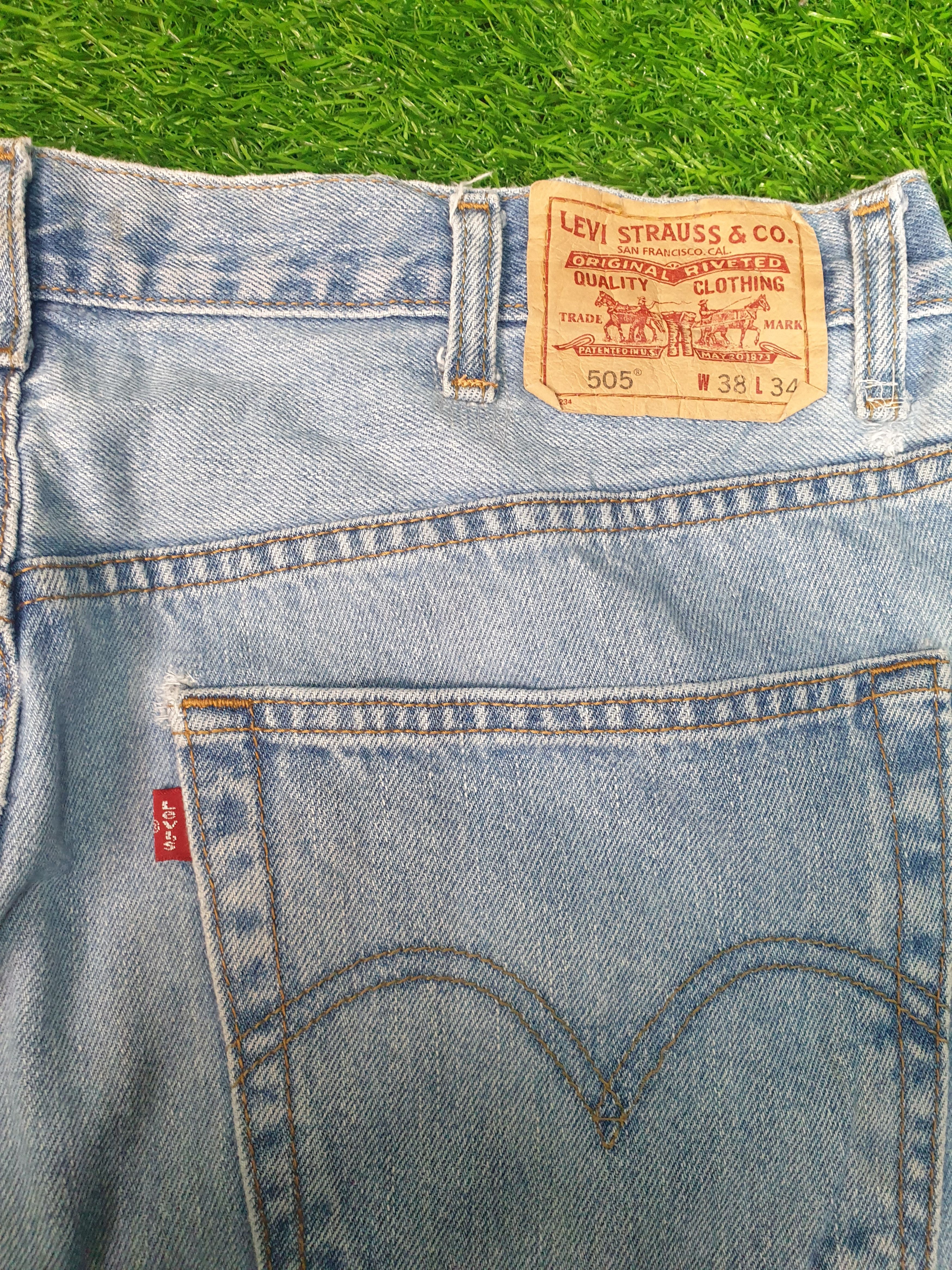 Levi's Vintage LEVIS 505 Light Wash Faded Size 38X35.5 Jeans L0166 Size US 38 / EU 54 - 7 Thumbnail