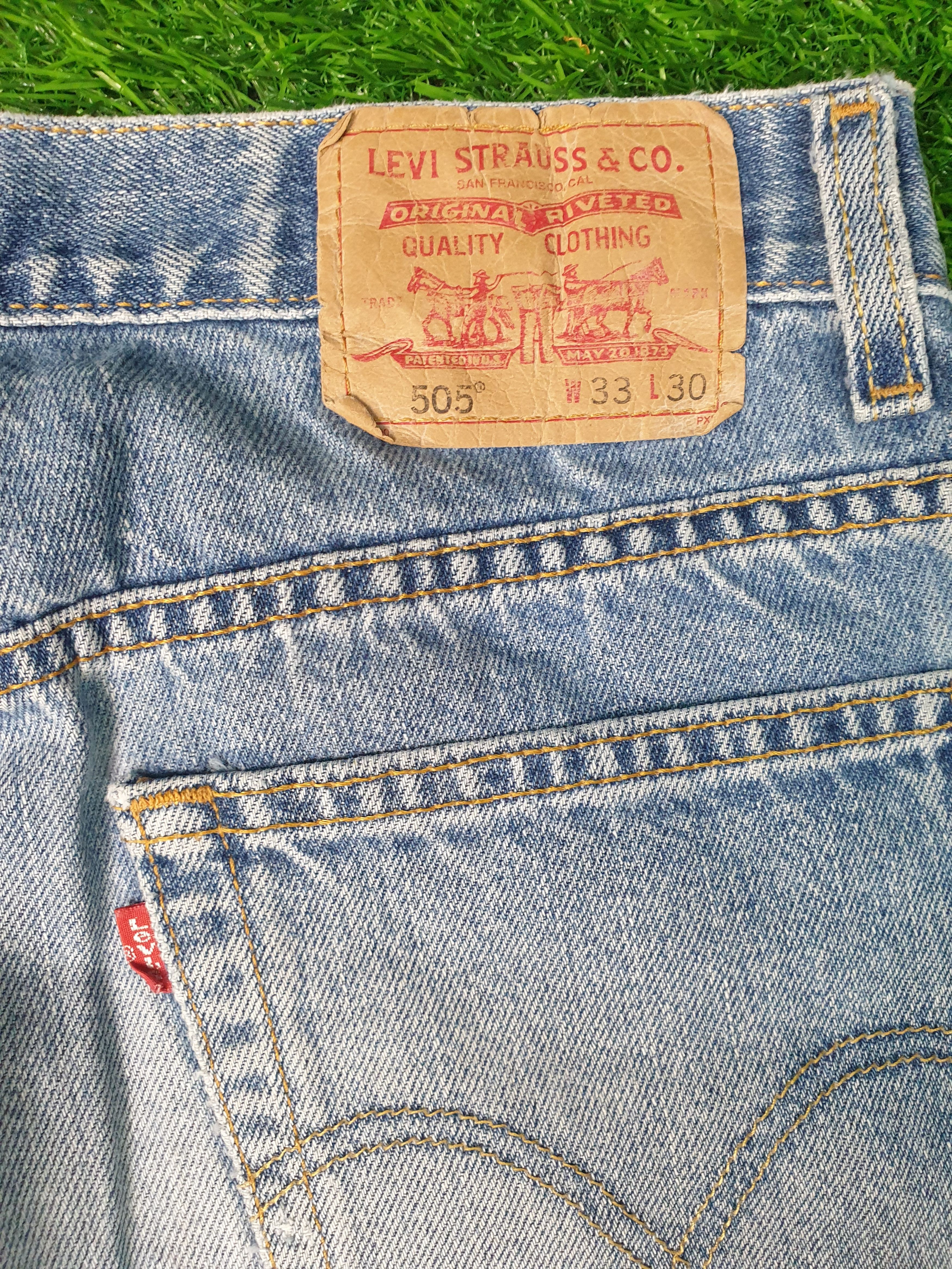 Levi's Vintage Clothing LEVIS 505 Light Wash Faded Distressed 33X29 Jeans L0160 Size US 33 - 8 Thumbnail