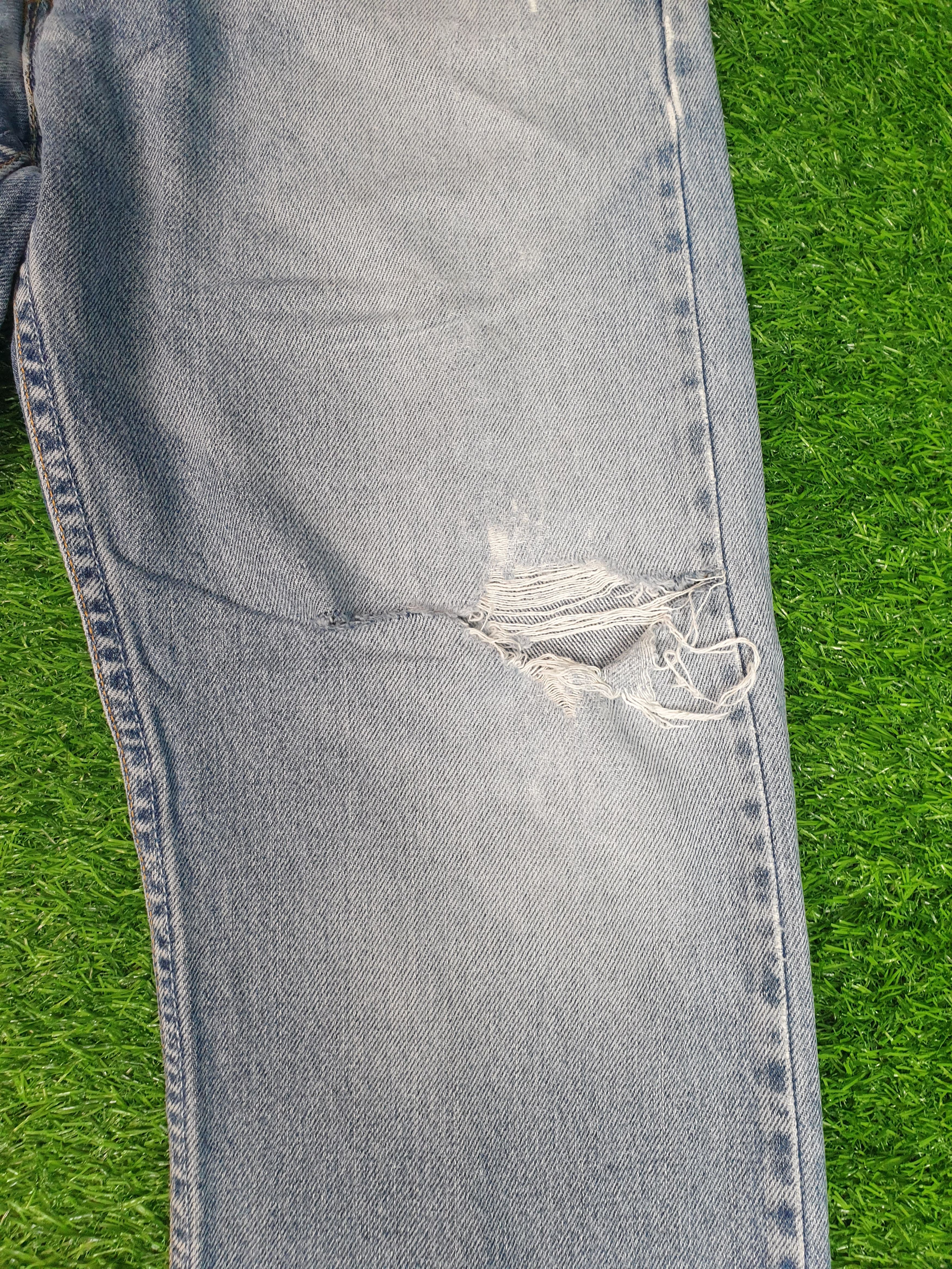 Levi's Vintage Clothing LEVIS 505 Light Wash Faded Distressed 33X29 Jeans L0160 Size US 33 - 5 Thumbnail