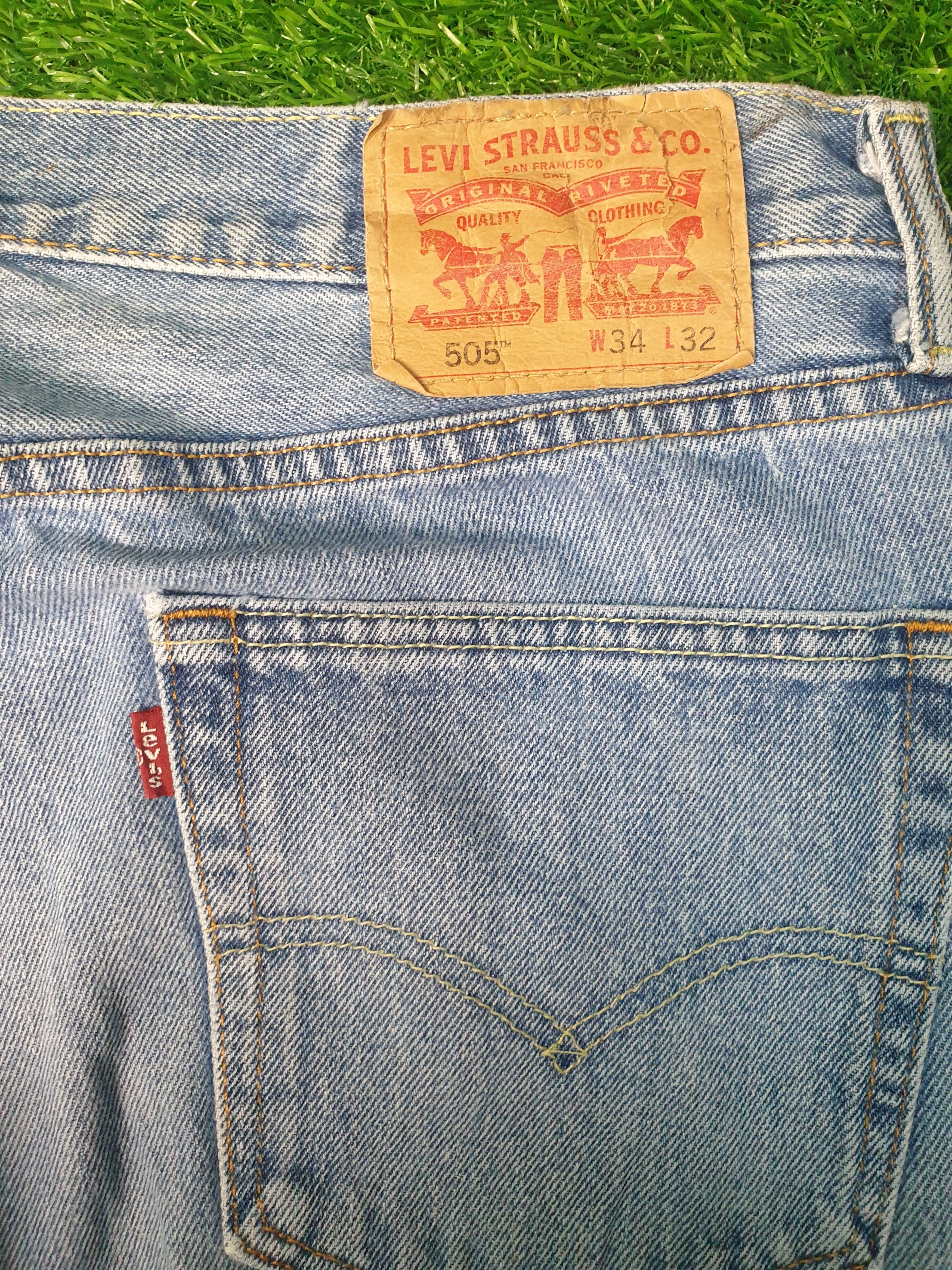Levi's Vintage LEVIS 505 Light Wash Faded Size 35X31.5 Jeans L0170 Size US 35 - 9 Thumbnail
