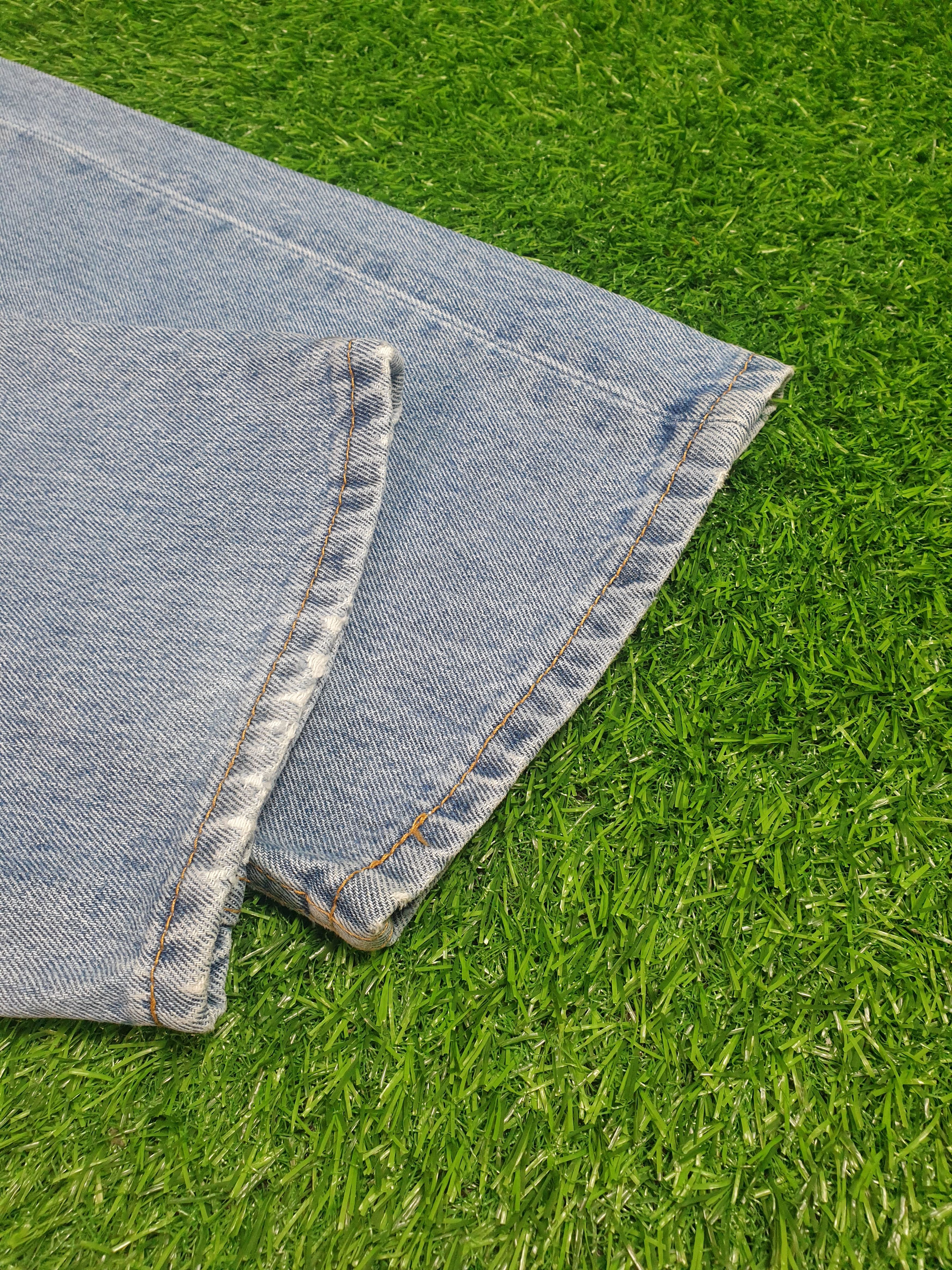 Levi's Vintage LEVIS 505 Light Wash Faded Size 35X31.5 Jeans L0170 Size US 35 - 7 Thumbnail