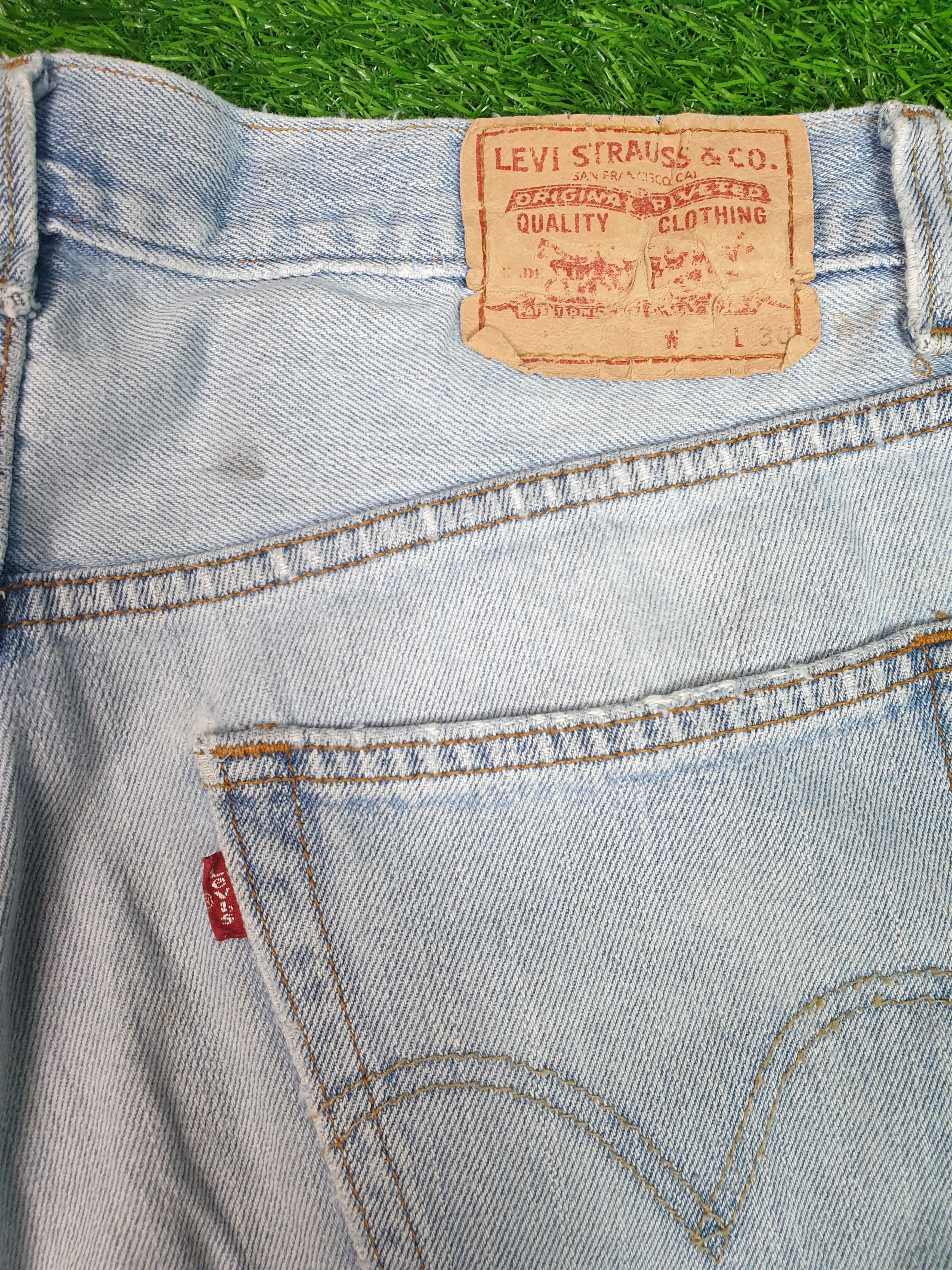 Levi's Vintage Clothing LEVIS 505 Sun Faded Distressed Size 33X29 Jeans L0128 Size US 33 - 9 Thumbnail