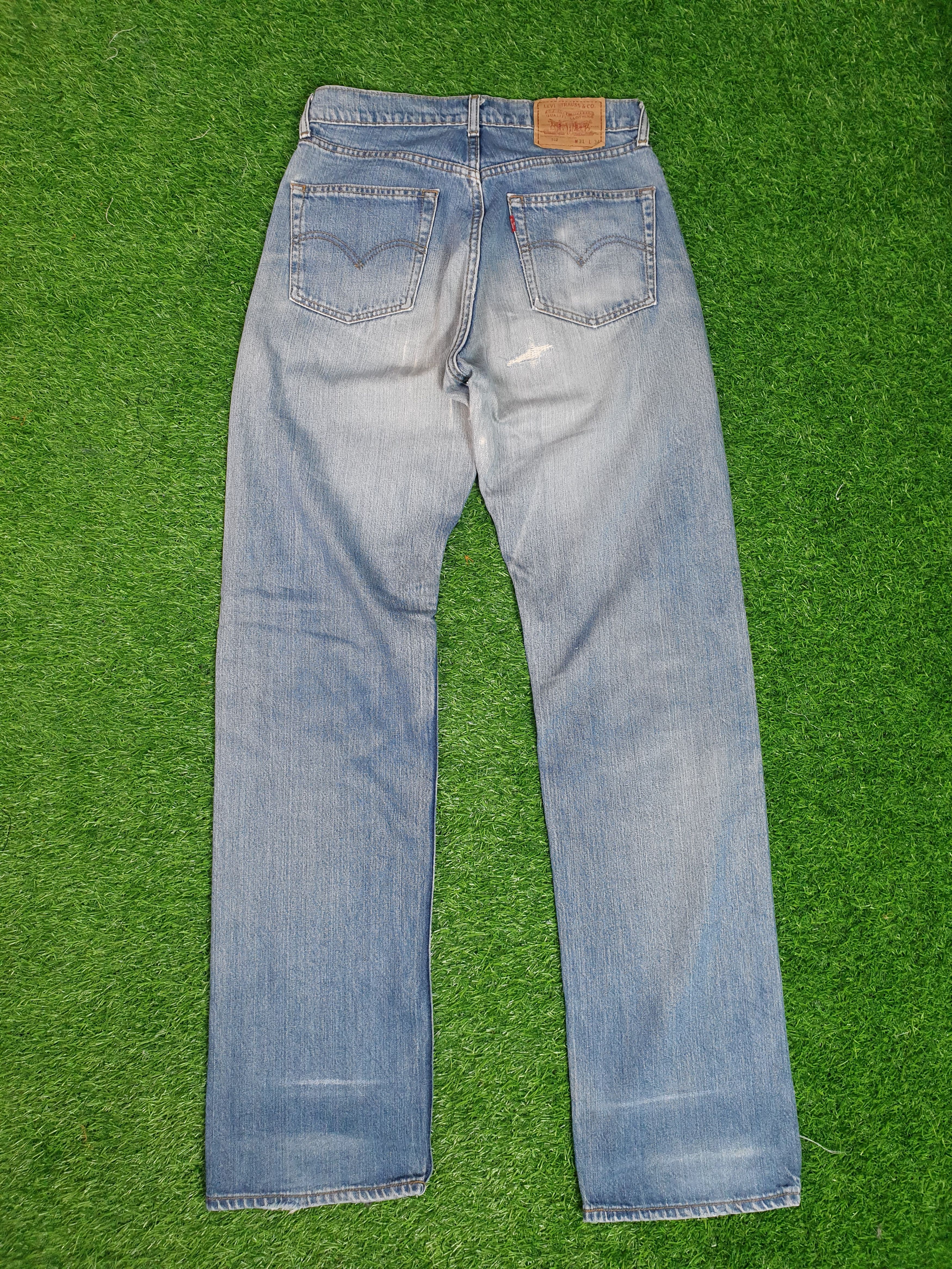 image of Distressed Denim x Levis Vintage Levis 512 Light Wash Faded Size 30X34.5 Jeans L0161 in Light Blue