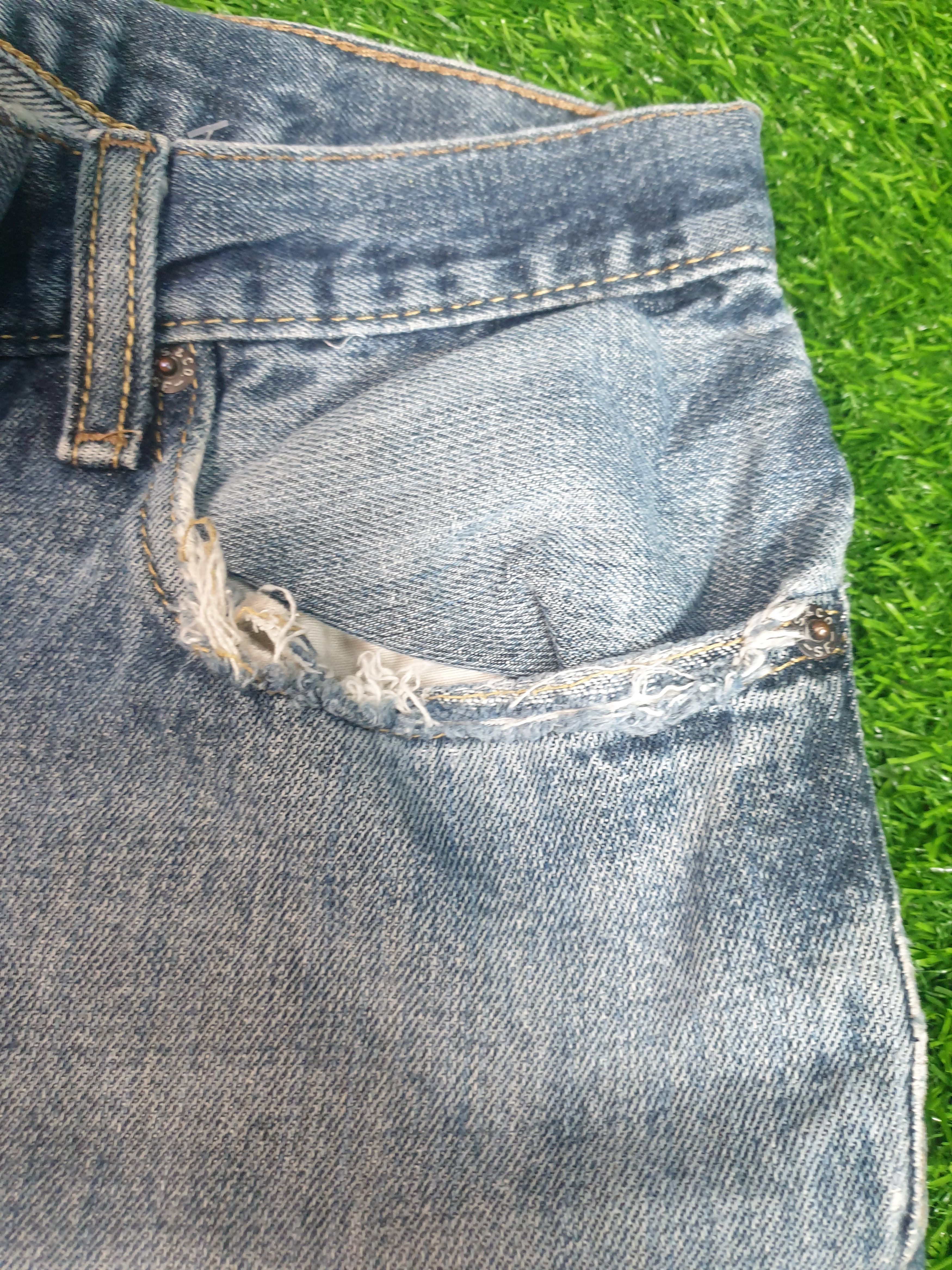 Levi's Vintage Clothing LEVIS 505 Medium Wash Distressed Size 32X29 Jeans L0175 Size US 32 / EU 48 - 11 Thumbnail