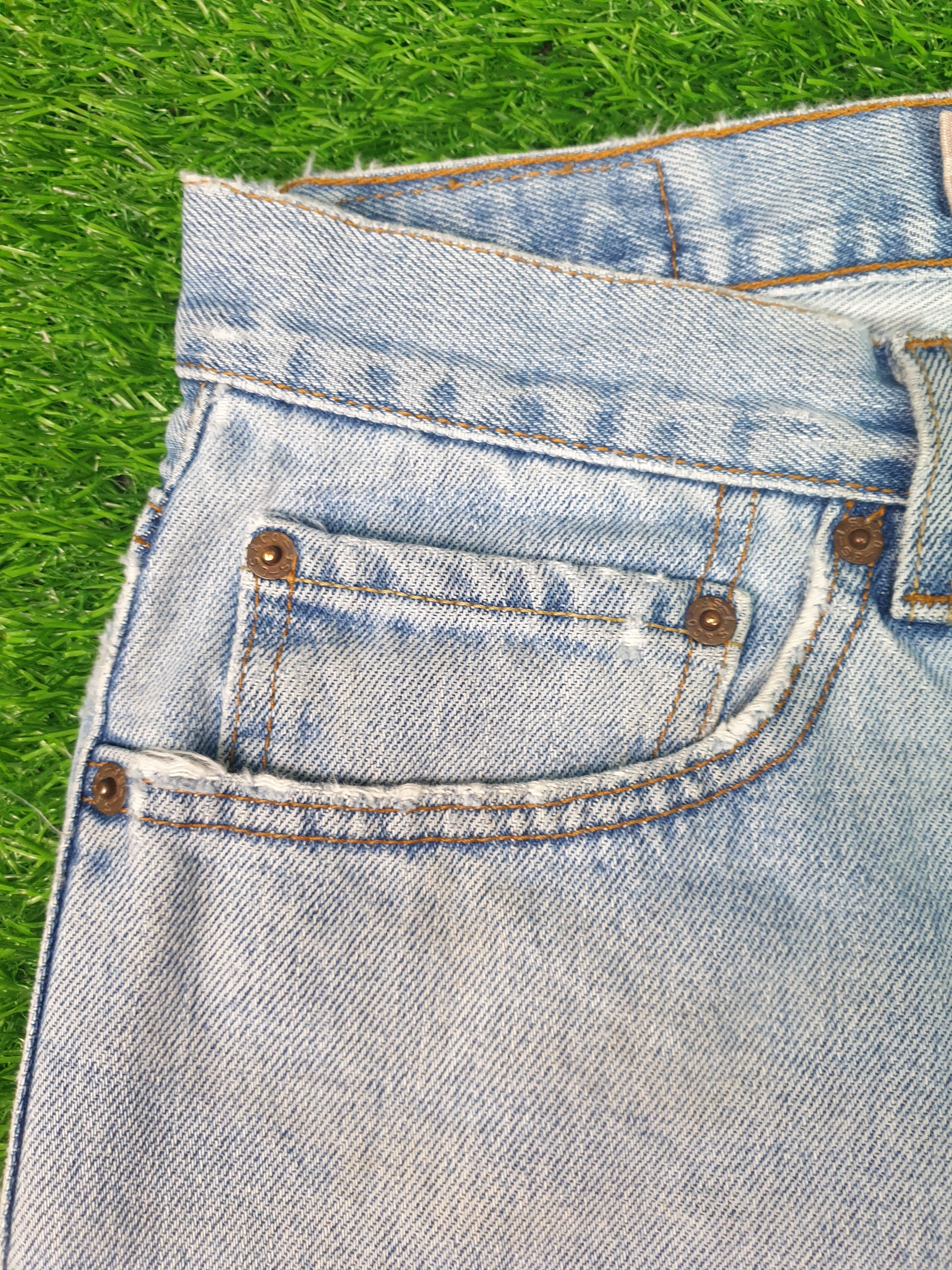 Levi's Vintage LEVIS 550 Faded Distressed Size 31X29 Jeans L0133 Size US 31 - 7 Thumbnail