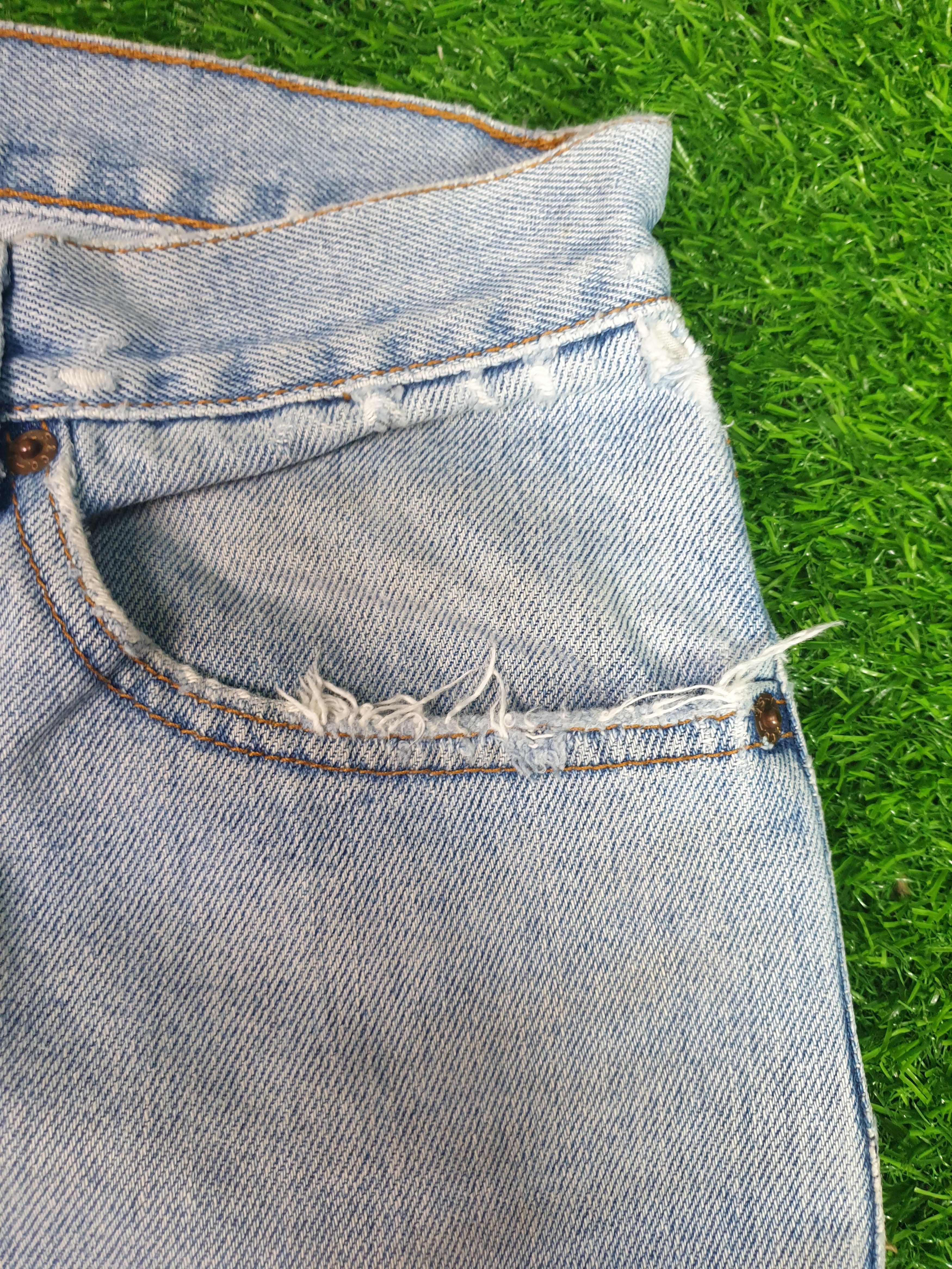 Levi's Vintage LEVIS 550 Faded Distressed Size 31X29 Jeans L0133 Size US 31 - 6 Thumbnail