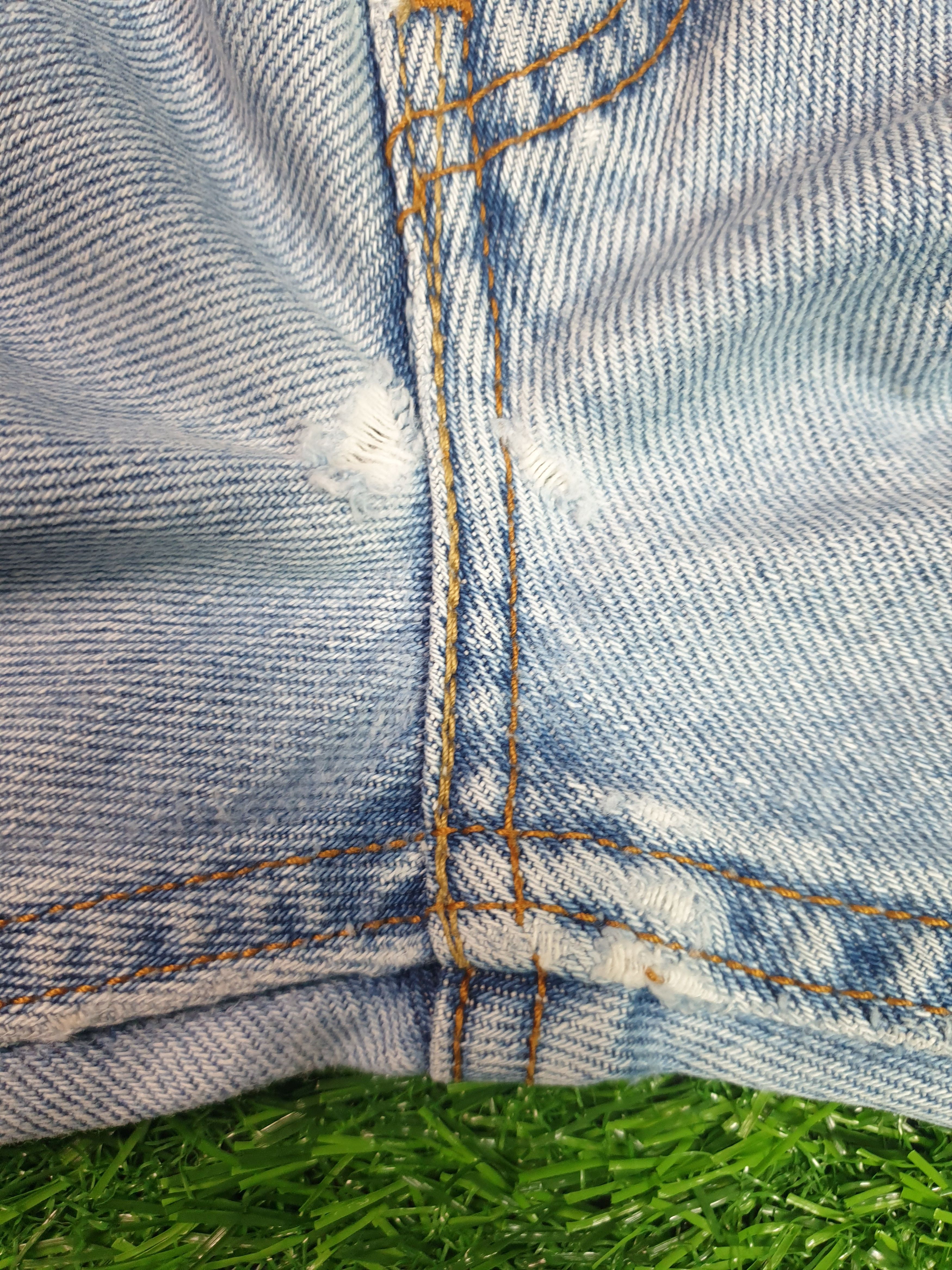 Levi's Vintage LEVIS 550 Faded Distressed Size 31X29 Jeans L0133 Size US 31 - 9 Thumbnail