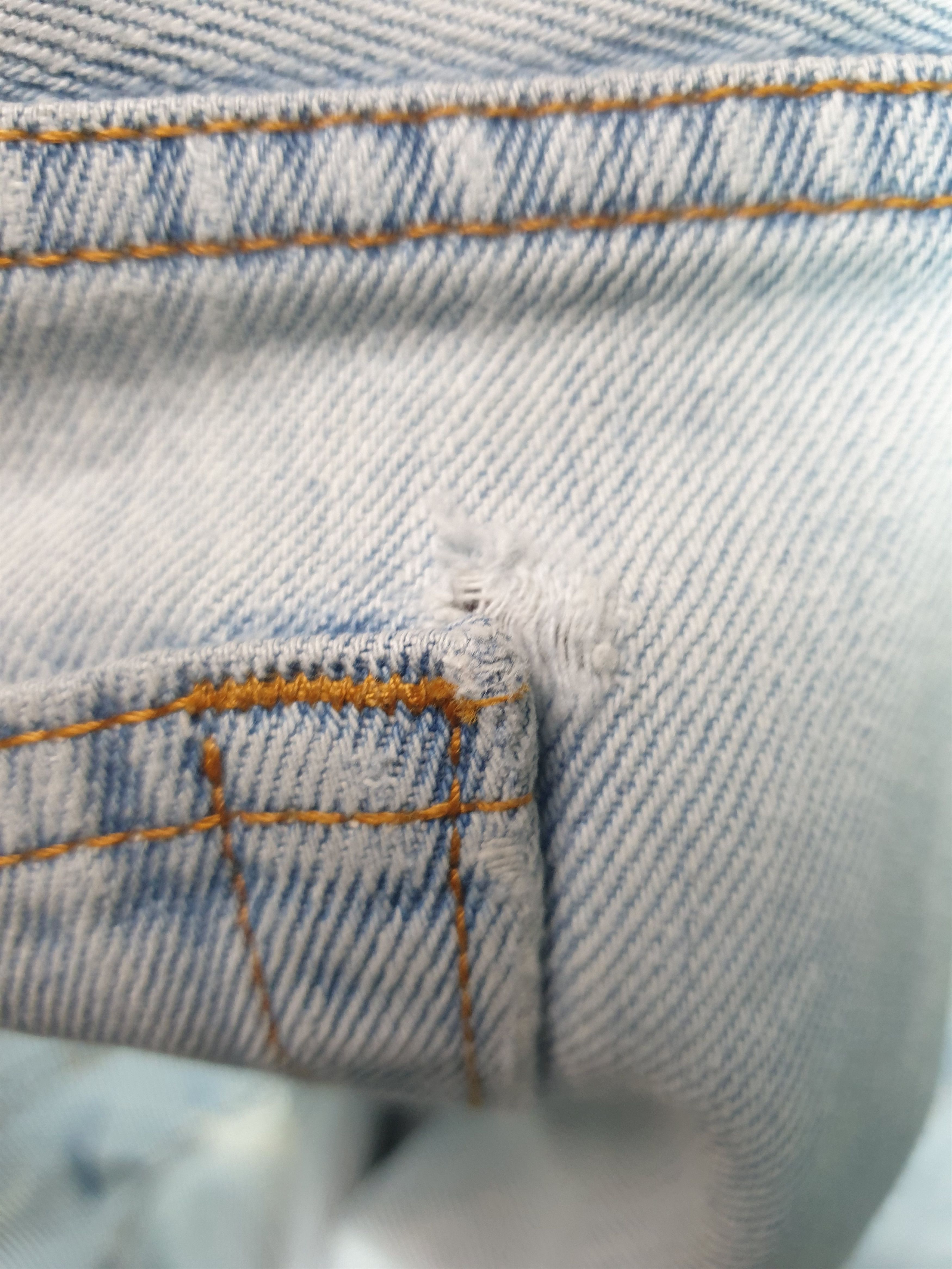 Levi's Vintage Clothing Vintage LEVIS 505 Faded Paint Effect Stain 34X31.5 L0118 Size US 34 / EU 50 - 15 Thumbnail