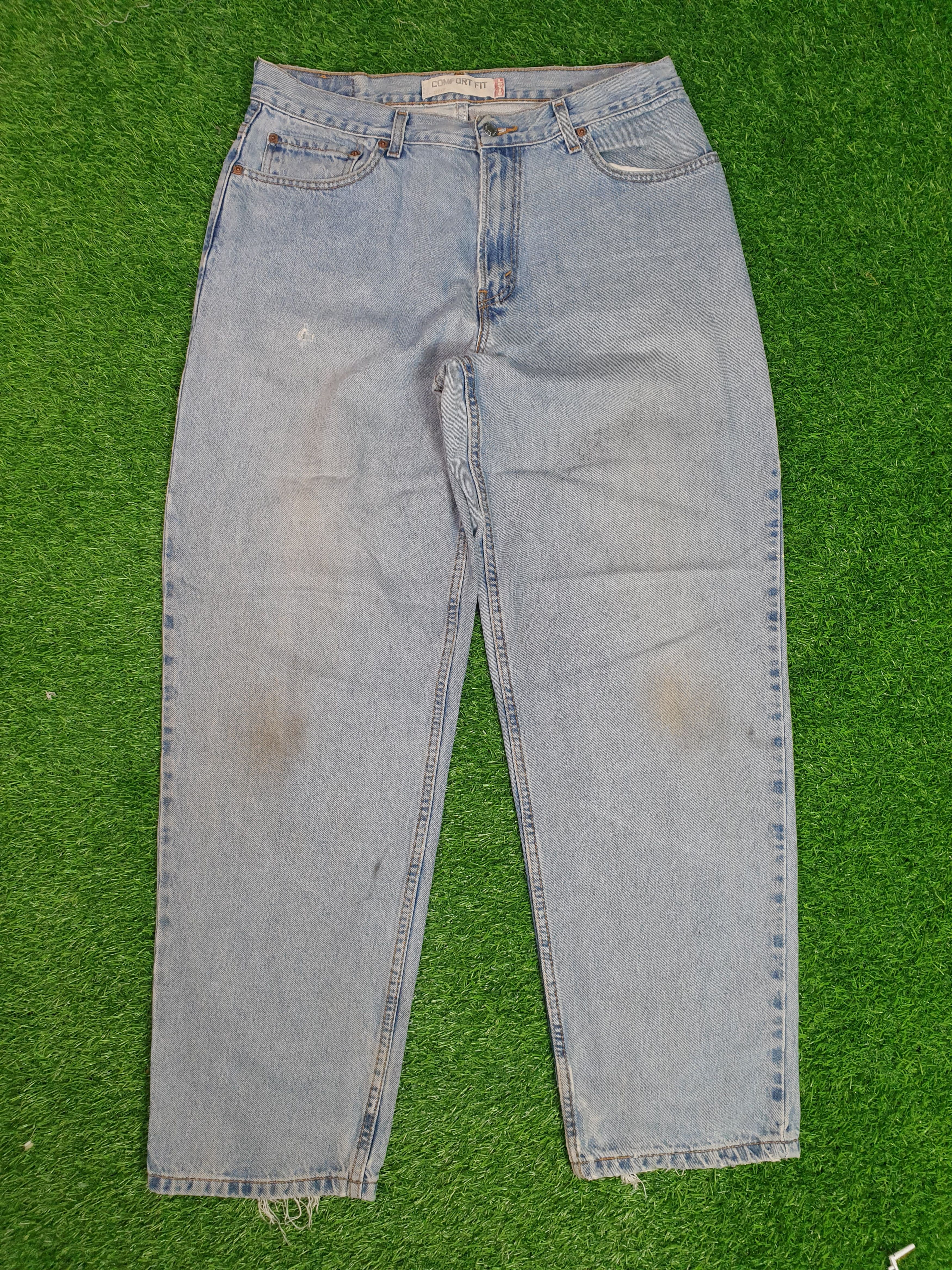 Levi's Vintage Clothing Vintage LEVIS 560 Faded Distressed Size 34X31 Jeans L0121 Size US 34 / EU 50 - 1 Thumbnail