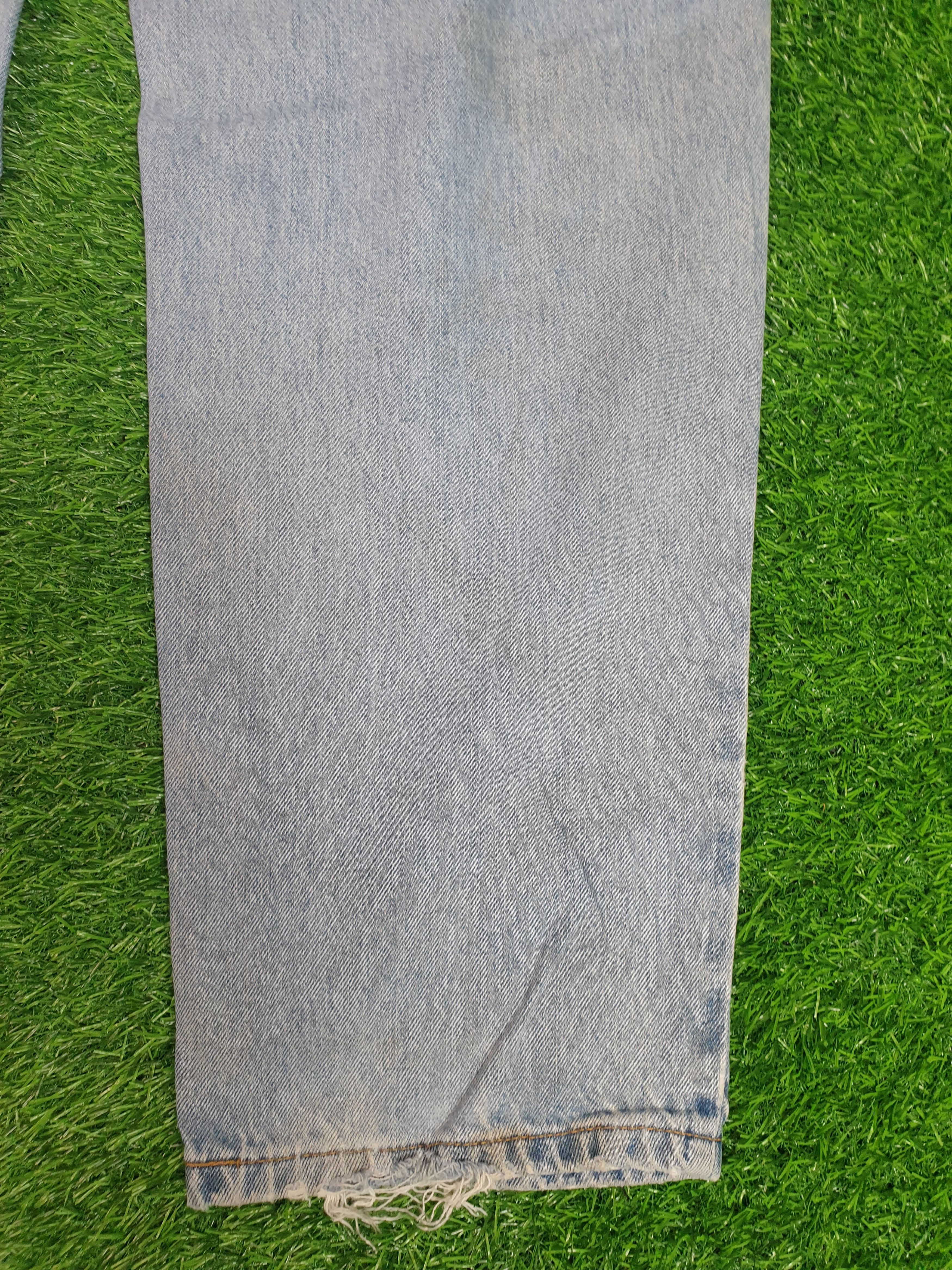 Levi's Vintage Clothing Vintage LEVIS 560 Faded Distressed Size 34X31 Jeans L0121 Size US 34 / EU 50 - 7 Thumbnail