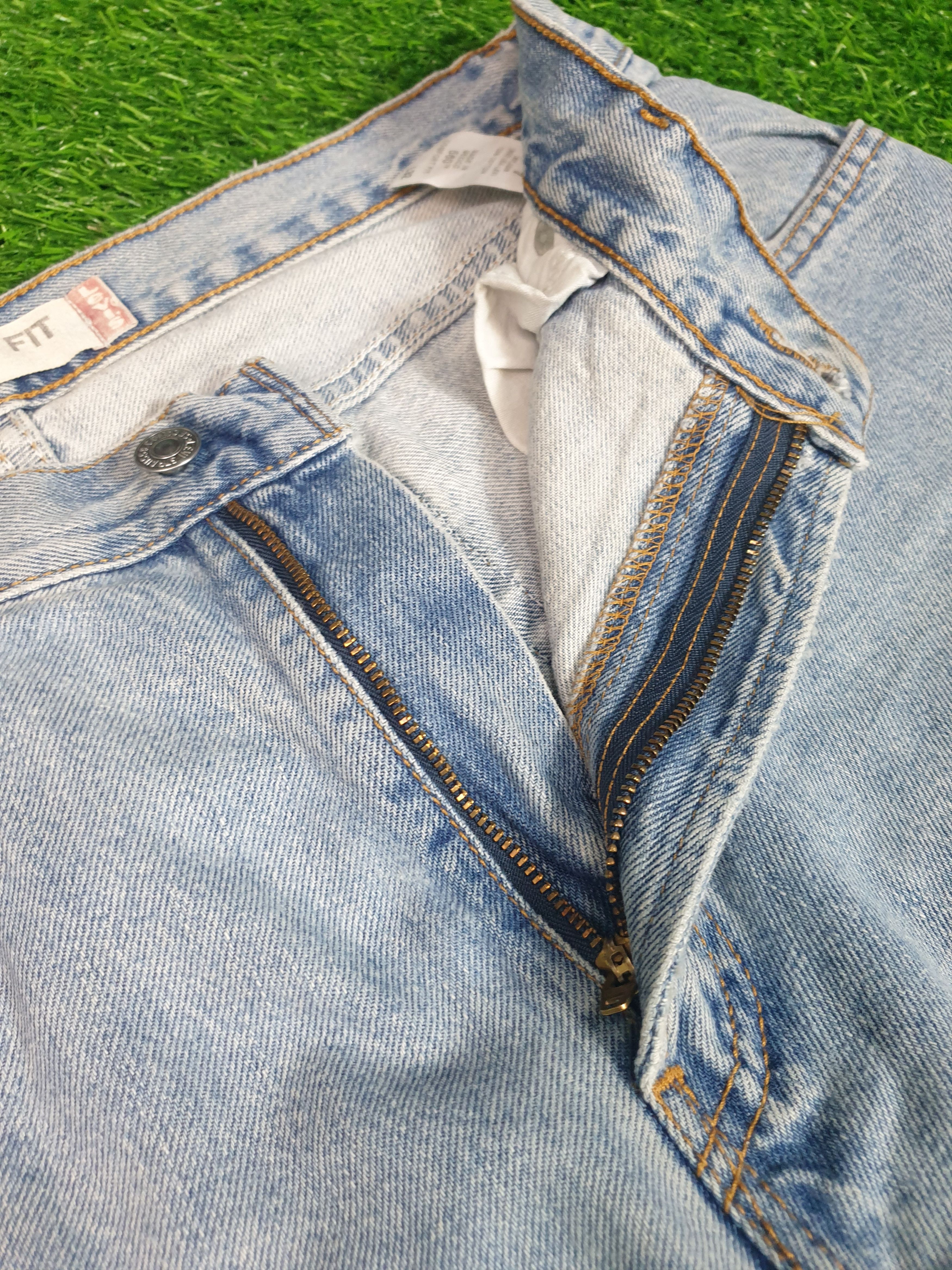 Levi's Vintage Clothing Vintage LEVIS 560 Faded Distressed Size 34X31 Jeans L0121 Size US 34 / EU 50 - 10 Thumbnail