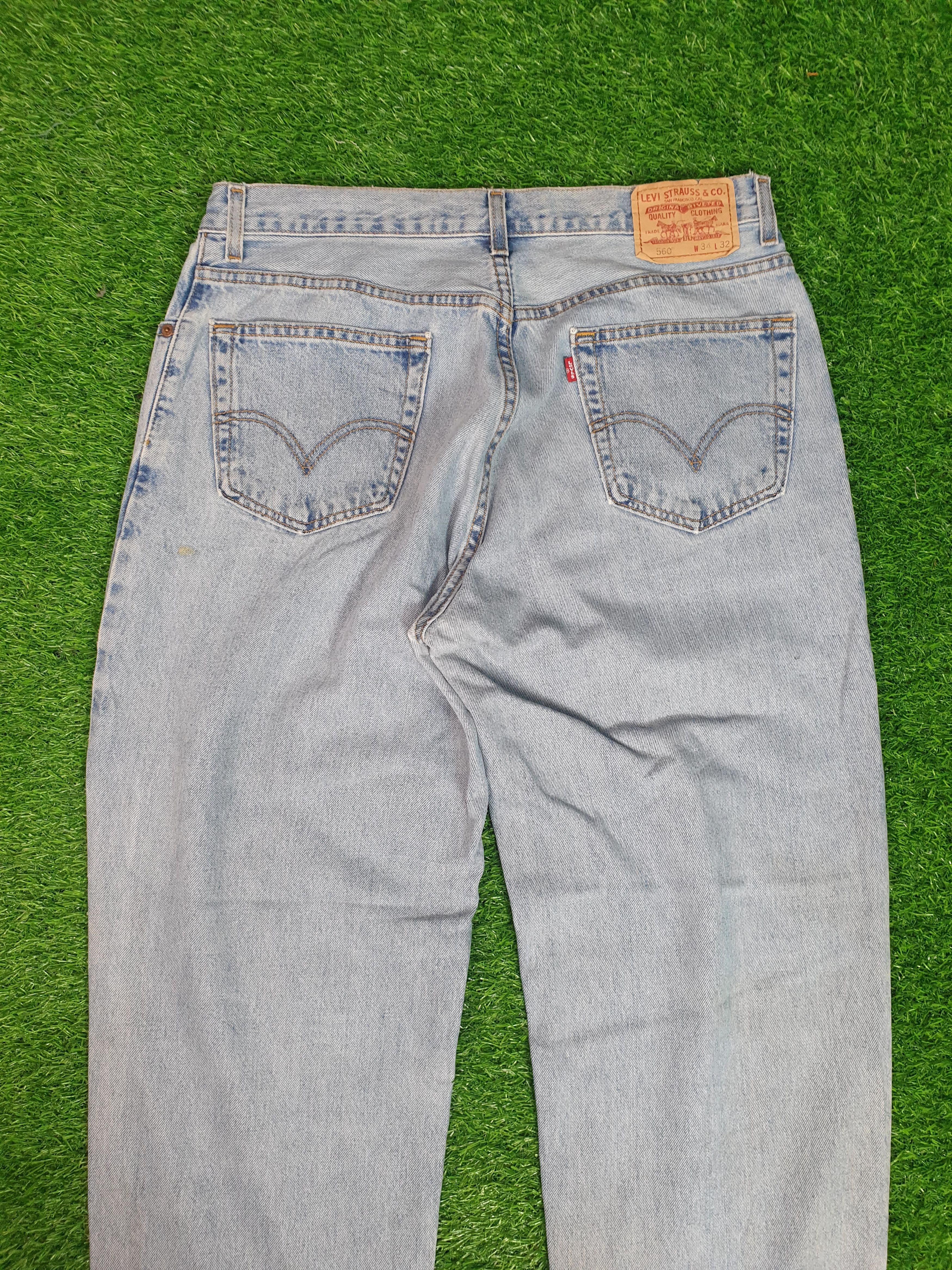 Levi's Vintage Clothing Vintage LEVIS 560 Faded Distressed Size 34X31 Jeans L0121 Size US 34 / EU 50 - 9 Thumbnail