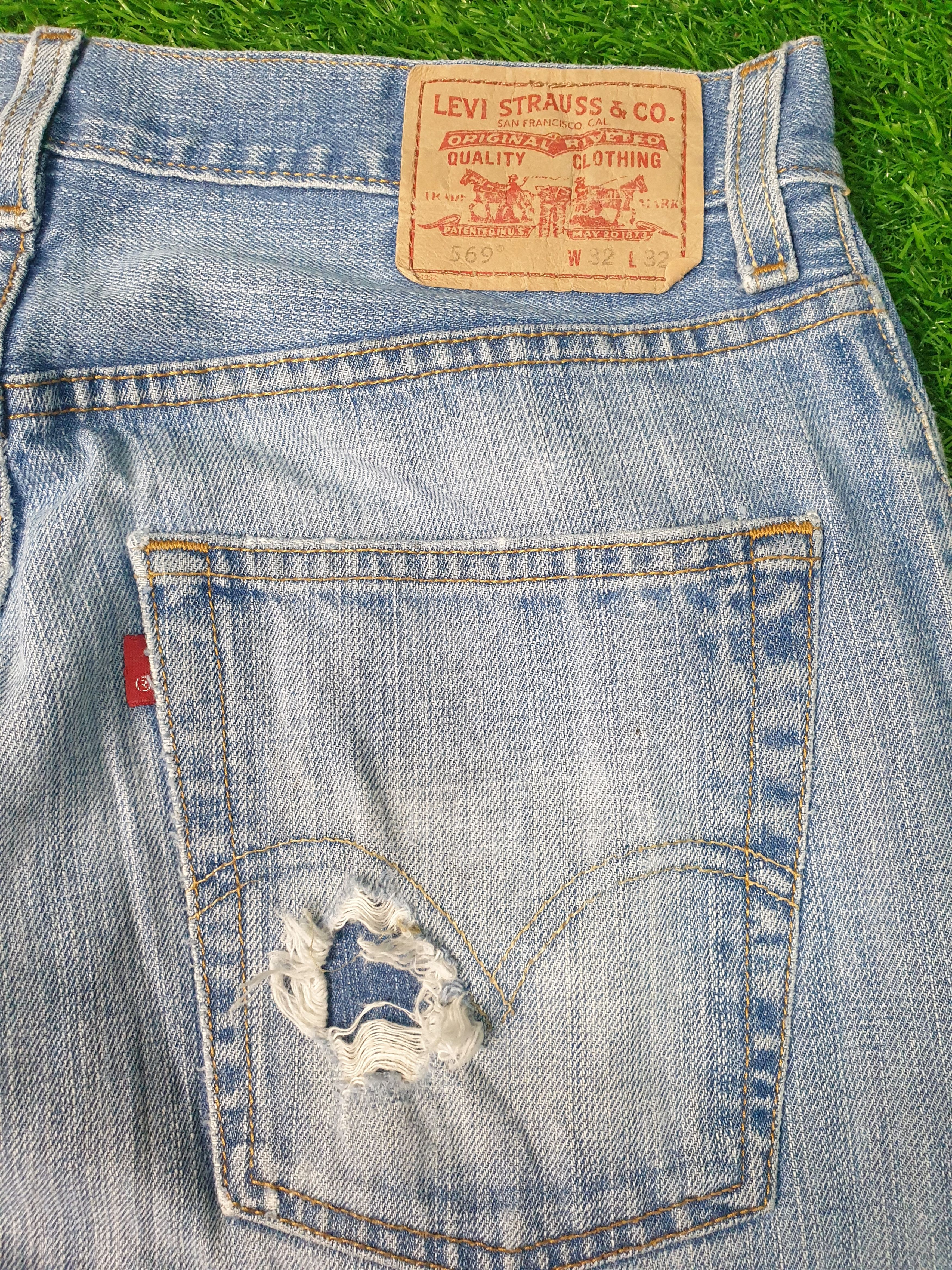 Levi's Vintage Clothing LEVIS 569 Sun Faded Distressed Size 32X31 Jeans L0122 Size US 32 / EU 48 - 9 Thumbnail