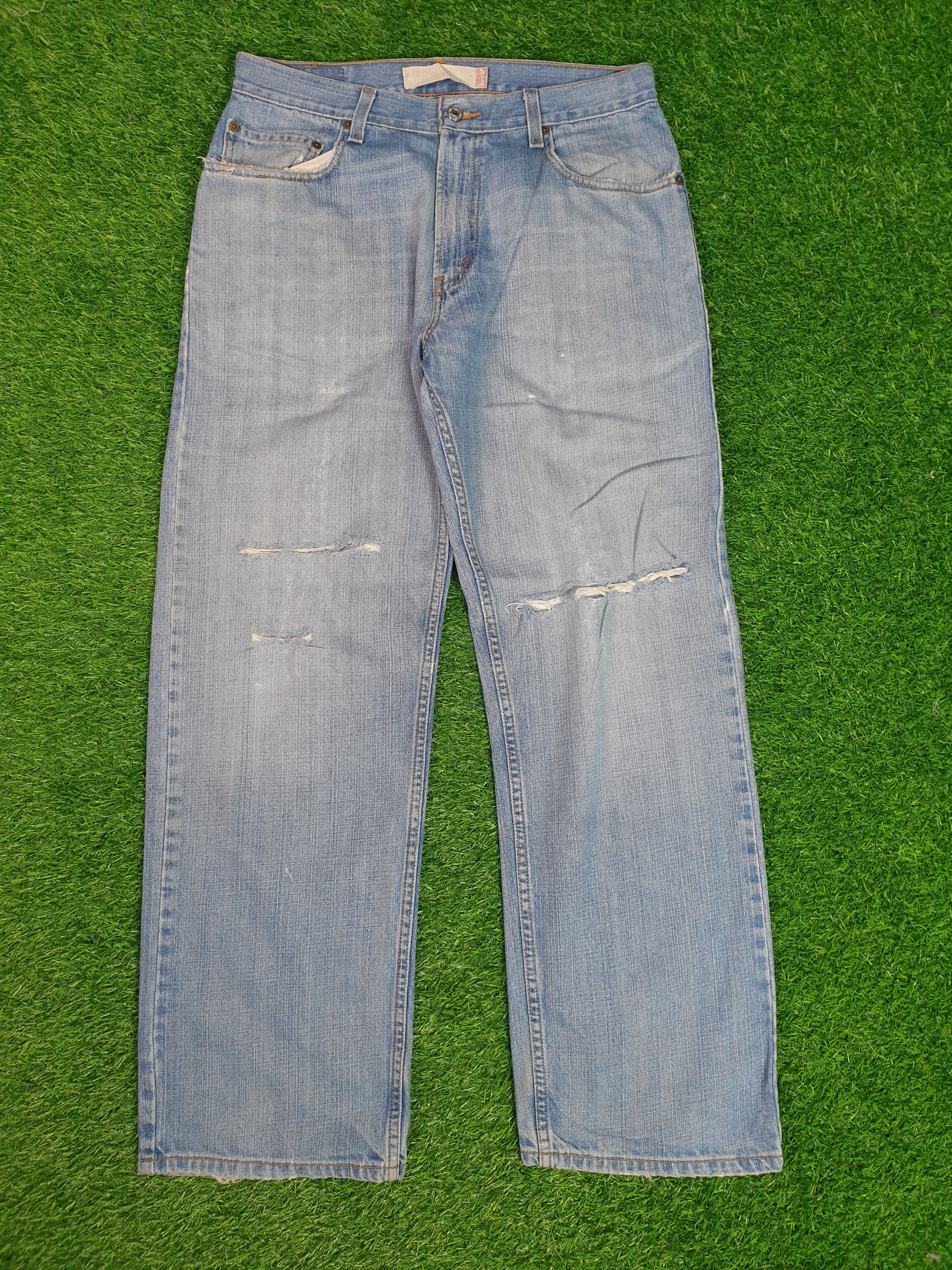 Levi's Vintage Clothing LEVIS 569 Sun Faded Distressed Size 32X31 Jeans L0122 Size US 32 / EU 48 - 1 Thumbnail