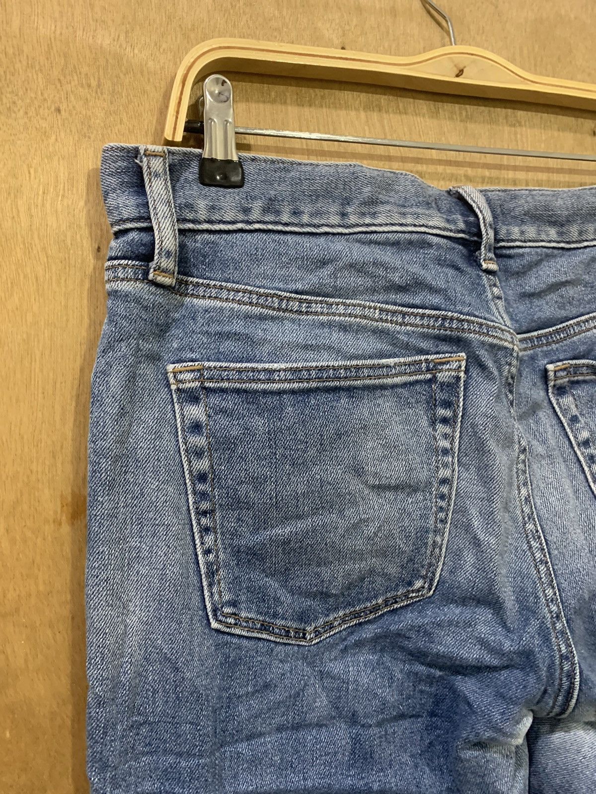 Japanese Brand × Undercover × Uniqlo UNIQLO UNDERCOVER INSPIRED STONEWASH DISTRESSED DENIM JEANS Size US 33 - 14 Thumbnail