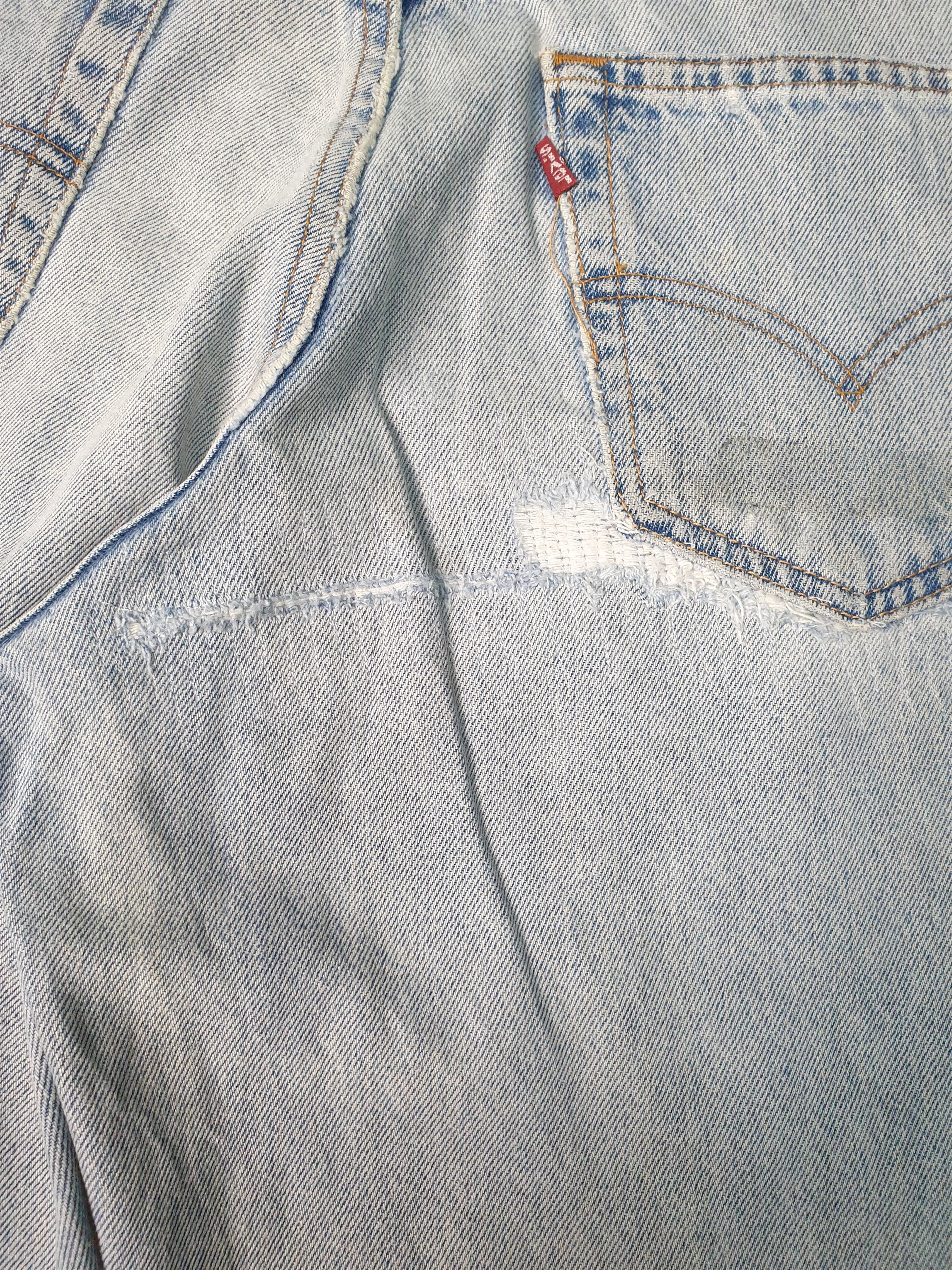 Levi's Vintage LEVIS 550 Light Wash Faded Size 33X33.5 Jeans L0156 Size US 33 - 9 Thumbnail
