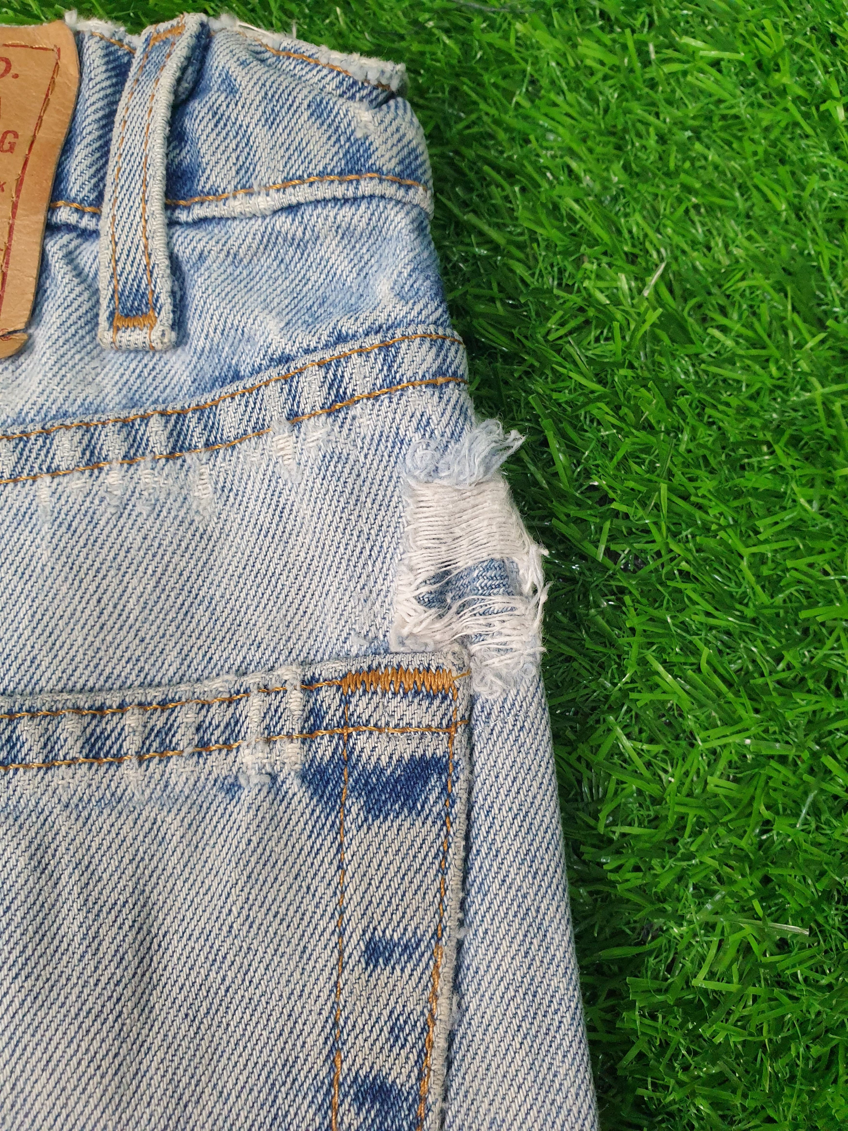 Levi's Vintage LEVIS 550 Light Wash Faded Size 33X33.5 Jeans L0156 Size US 33 - 10 Thumbnail