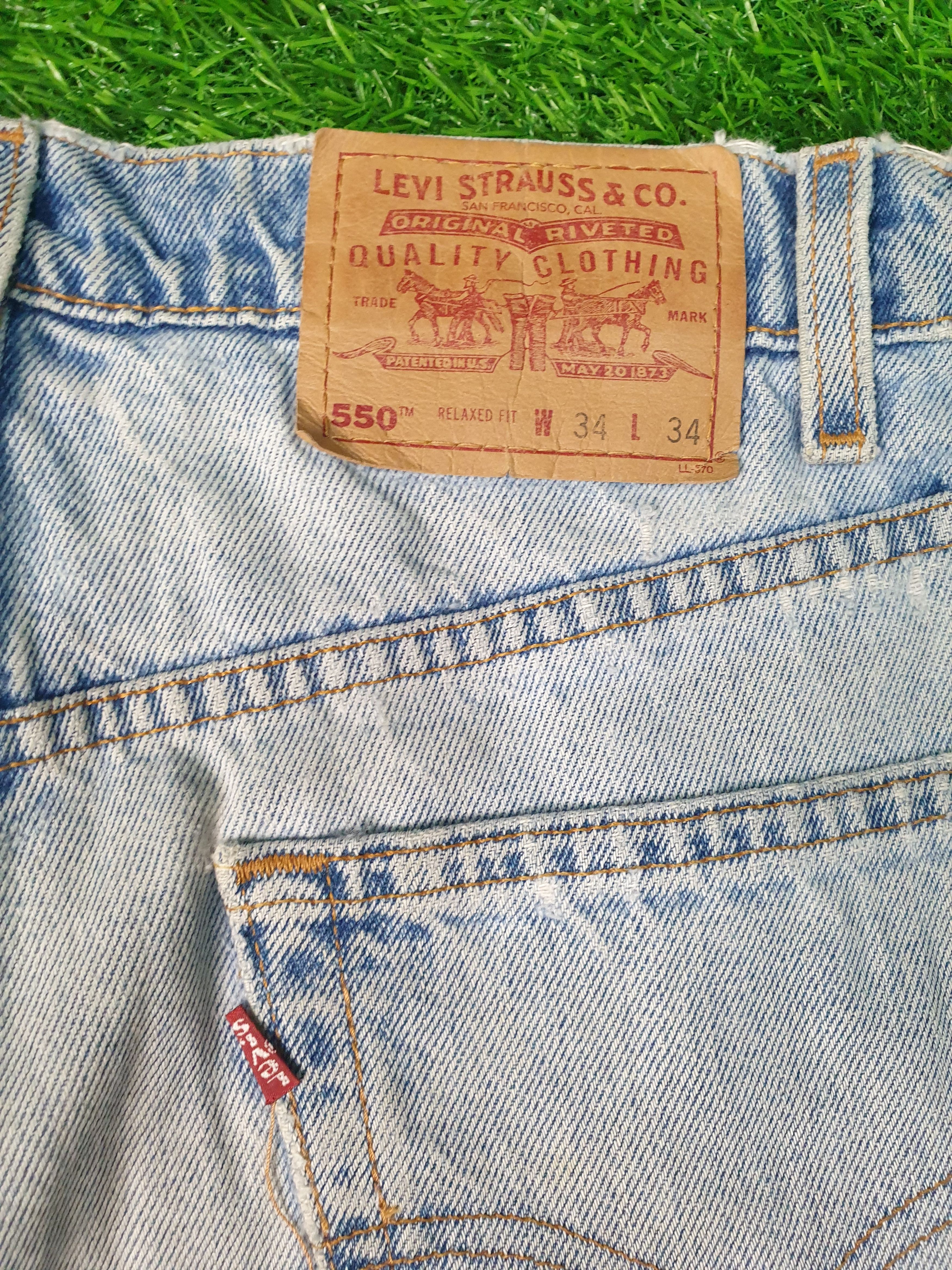 Levi's Vintage LEVIS 550 Light Wash Faded Size 33X33.5 Jeans L0156 Size US 33 - 11 Thumbnail