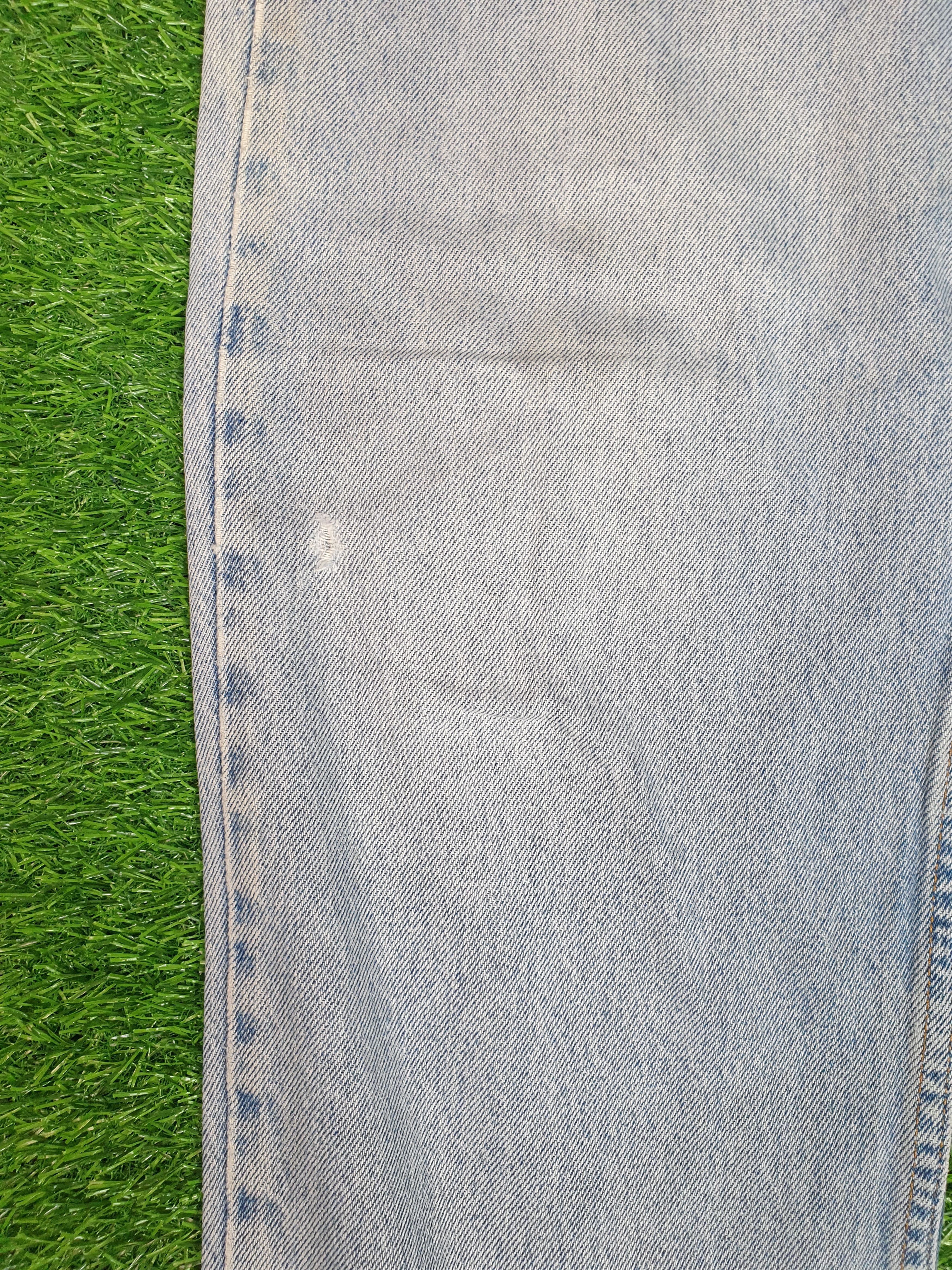 Levi's Vintage LEVIS 550 Light Wash Faded Size 33X33.5 Jeans L0156 Size US 33 - 4 Thumbnail