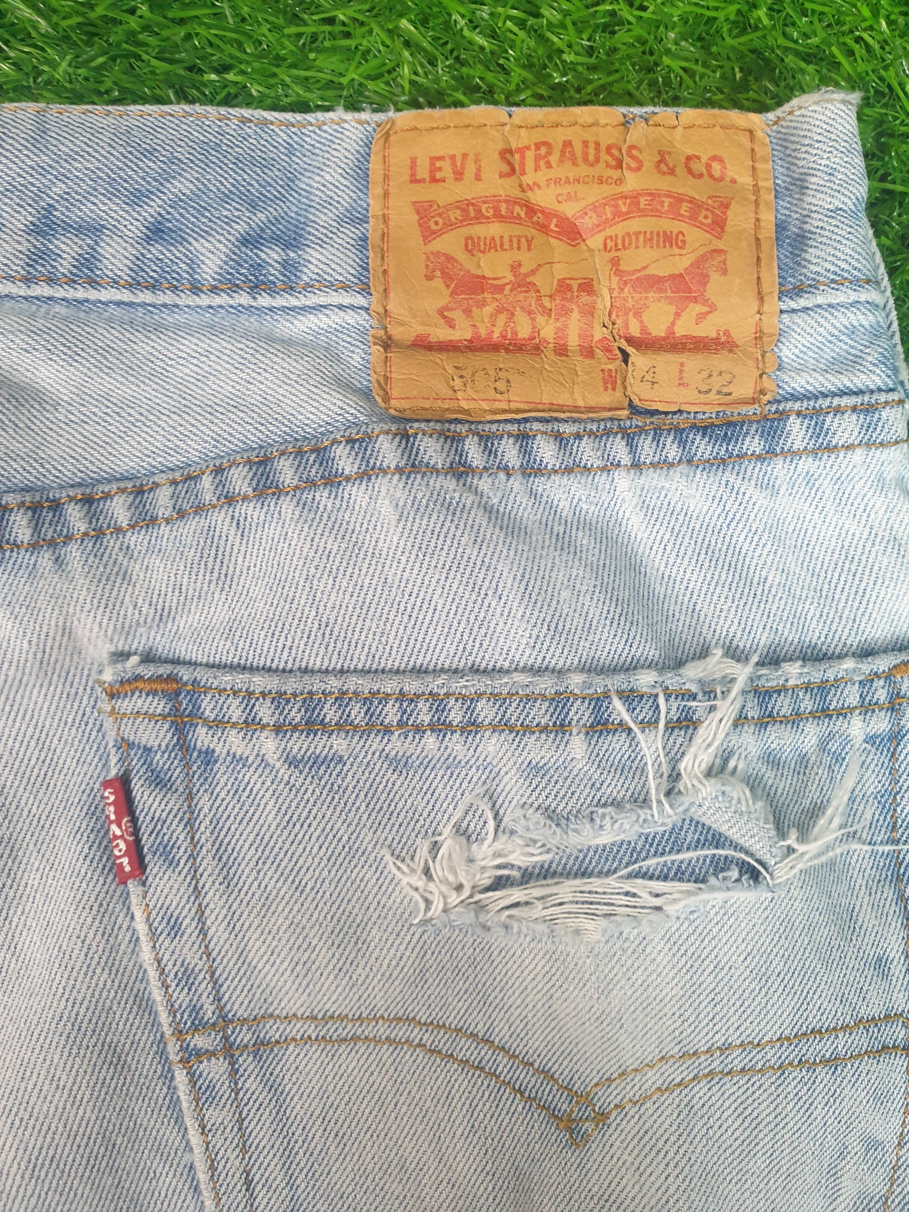 Levi's LEVIS 505 Light Wash Distressed Size 34X32 Jeans L0185 Size US 34 / EU 50 - 12 Thumbnail