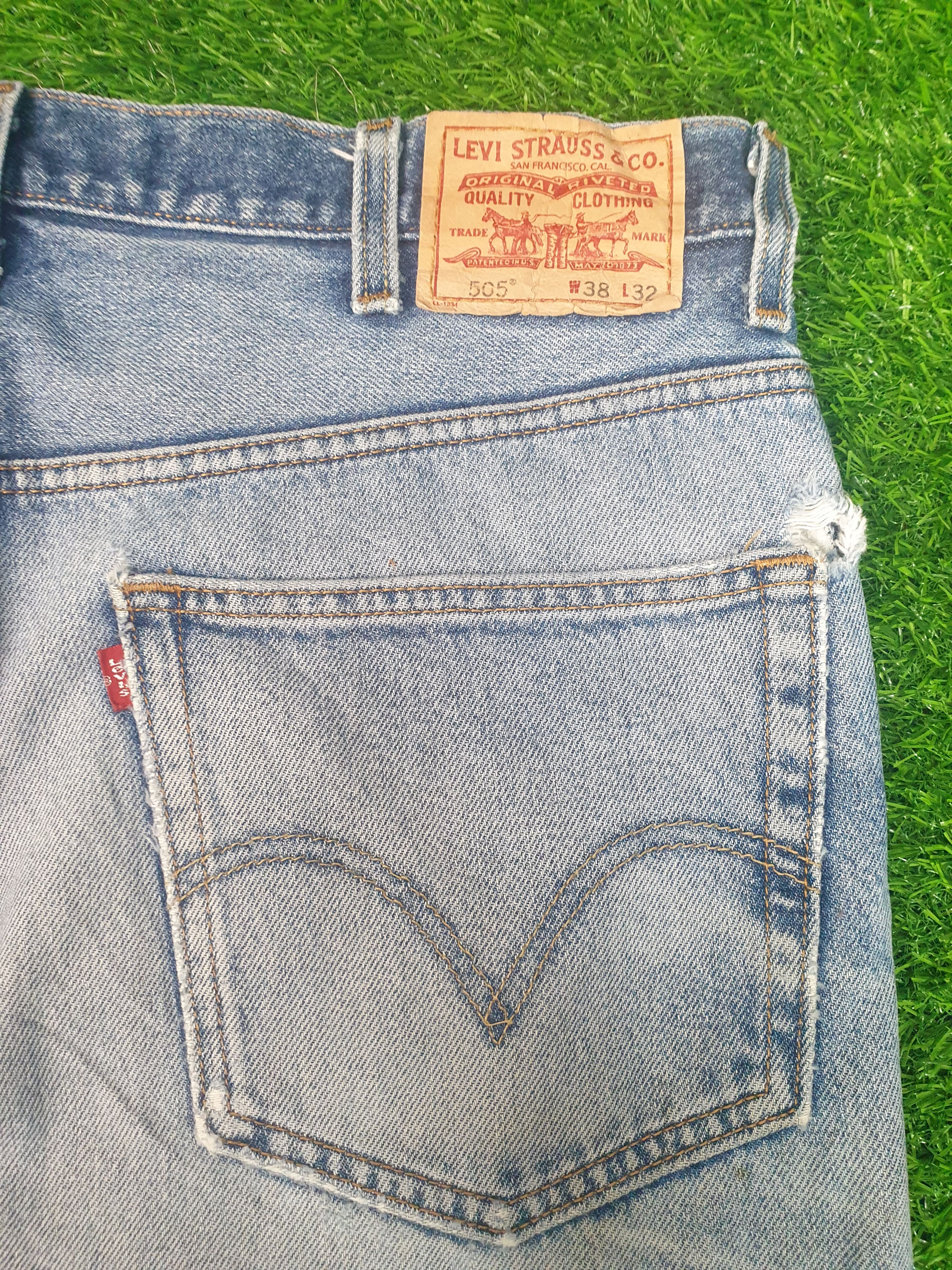 Levi's LEVIS 505 Sun Faded Distressed Size 38X31 Jeans L0183 Size US 38 / EU 54 - 10 Thumbnail