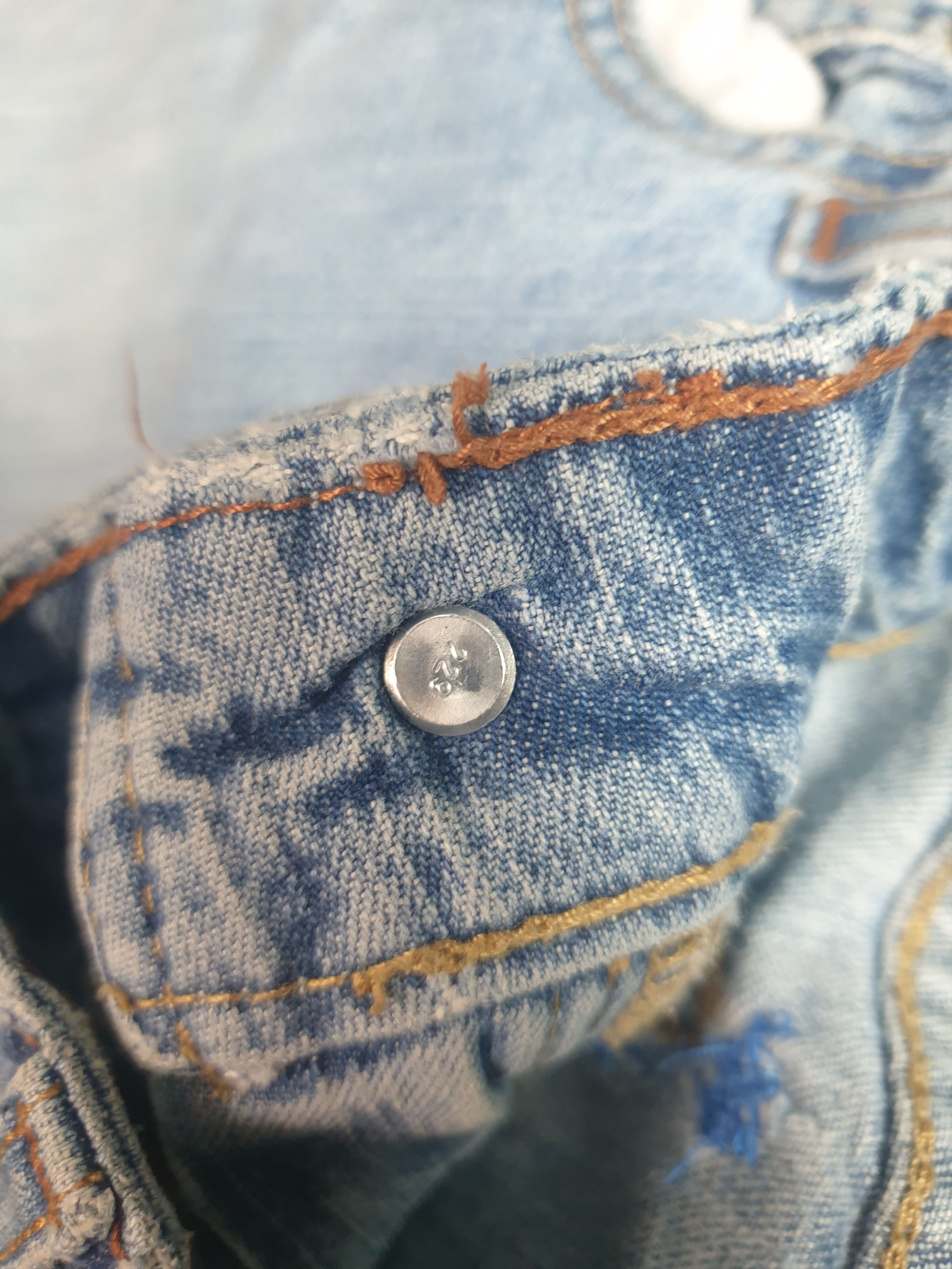 Levi's LEVIS SIGNATURE Sun Faded Distressed Size 35X31Jeans L0184 Size US 35 - 13 Thumbnail