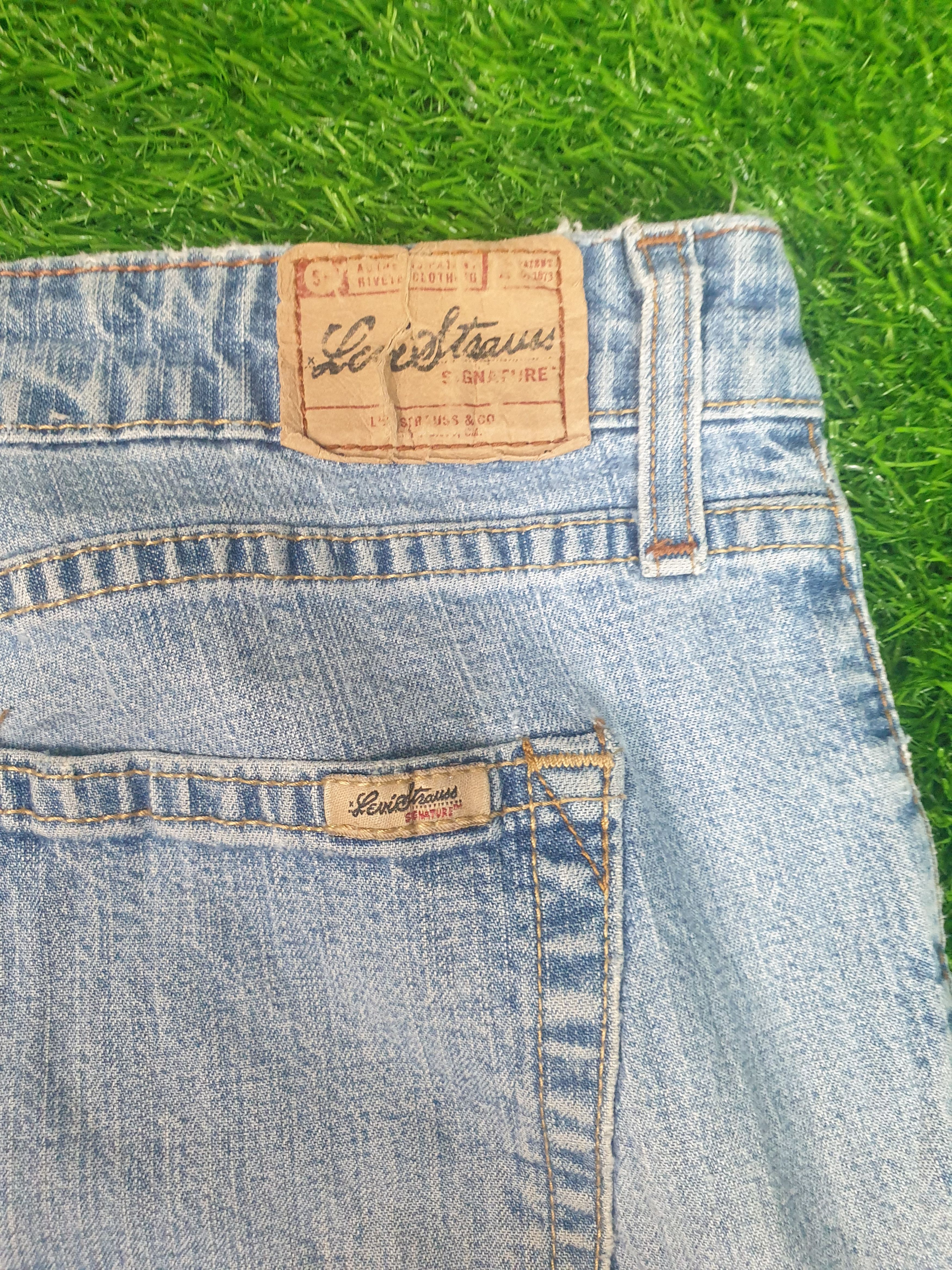 Levi's LEVIS SIGNATURE Sun Faded Distressed Size 35X31Jeans L0184 Size US 35 - 10 Thumbnail