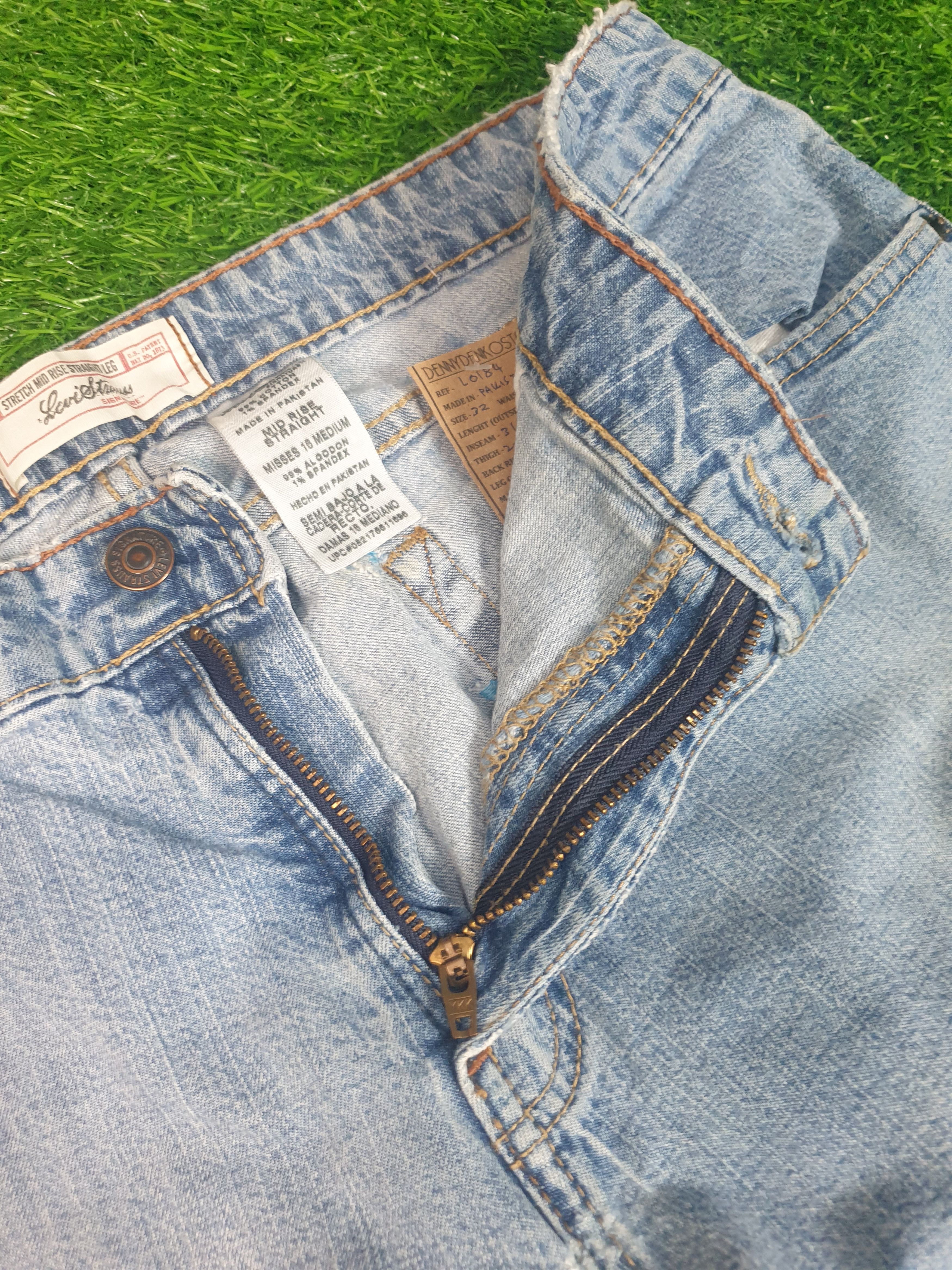 Levi's LEVIS SIGNATURE Sun Faded Distressed Size 35X31Jeans L0184 Size US 35 - 9 Thumbnail