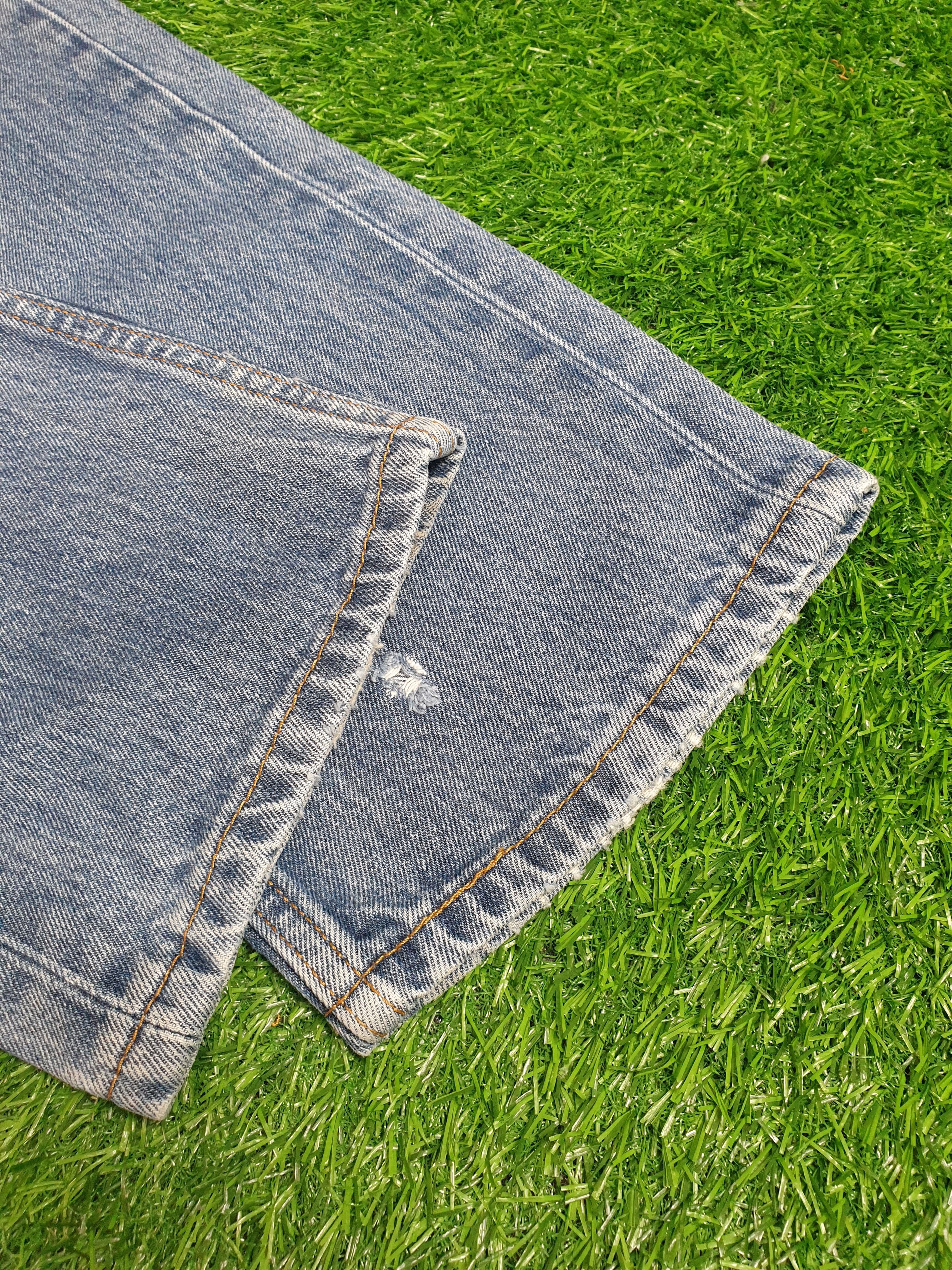 Levi's Vintage LEVIS Sun Faded Distressed Size 34X32.5 Jeans L0090 Size US 34 / EU 50 - 6 Thumbnail