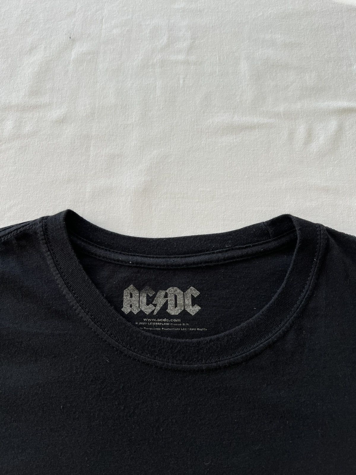 Band Tees Vintage 2020 AC/DC Blow Up Your Video Black Tee (Pink Floyd) Size US L / EU 52-54 / 3 - 7 Thumbnail