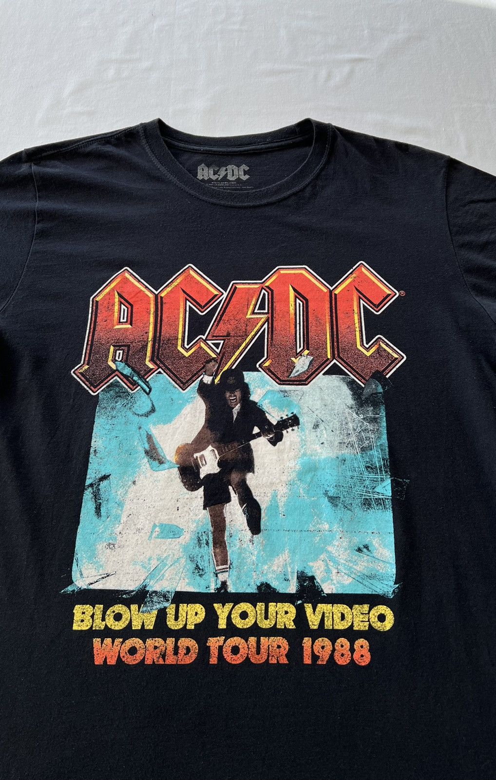 Band Tees Vintage 2020 AC/DC Blow Up Your Video Black Tee (Pink Floyd) Size US L / EU 52-54 / 3 - 4 Thumbnail