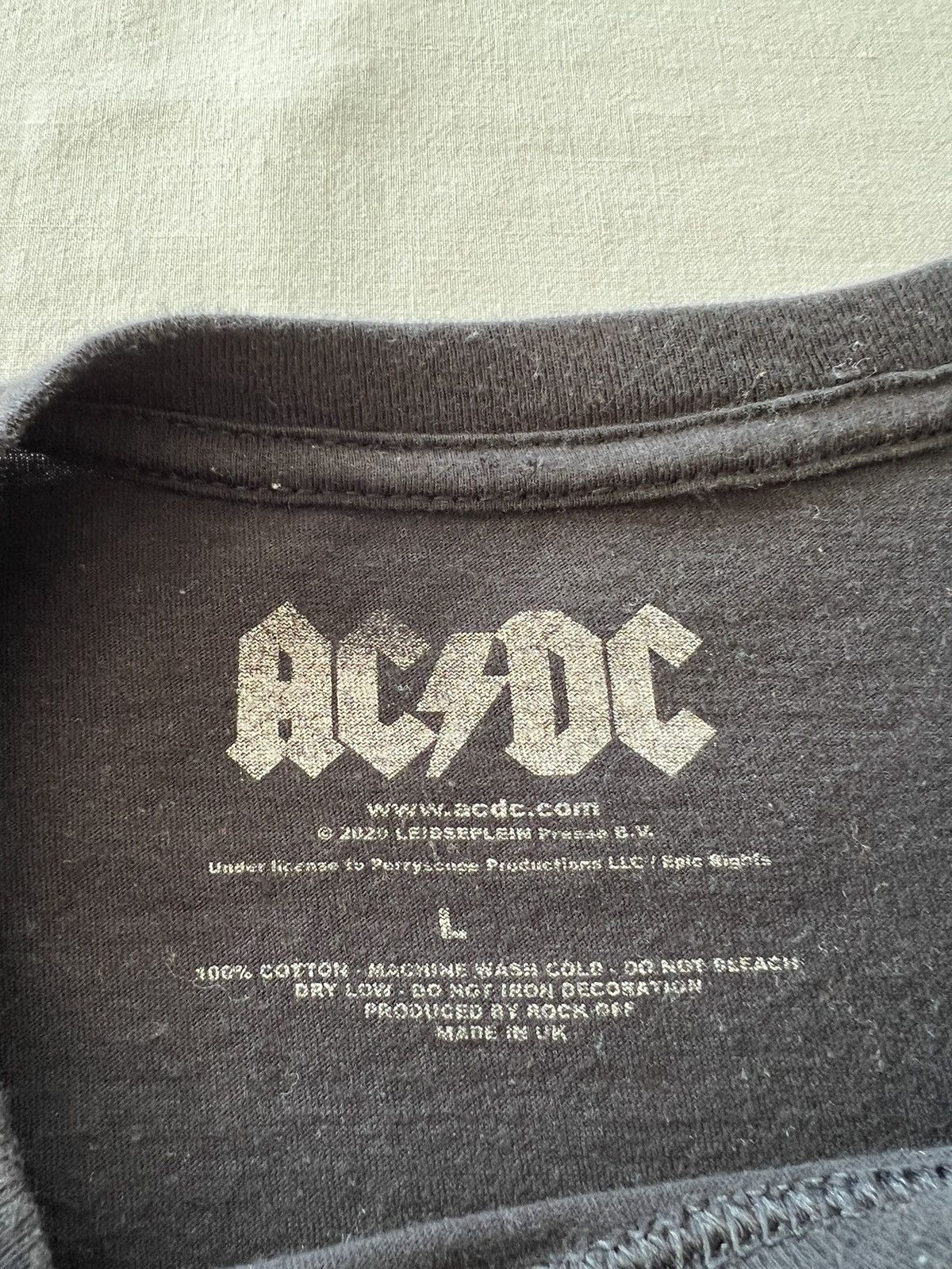 Band Tees Vintage 2020 AC/DC Blow Up Your Video Black Tee (Pink Floyd) Size US L / EU 52-54 / 3 - 8 Thumbnail