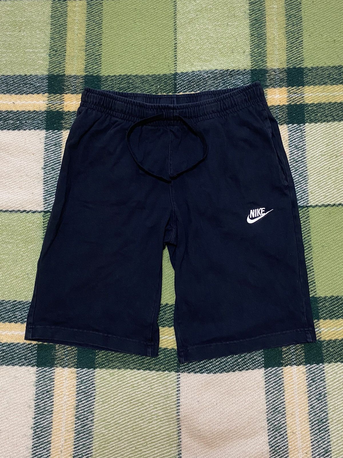 Nike Vintage Nike shorts streetwear swoosh casual y2k size S Size US 30 / EU 46 - 1 Thumbnail