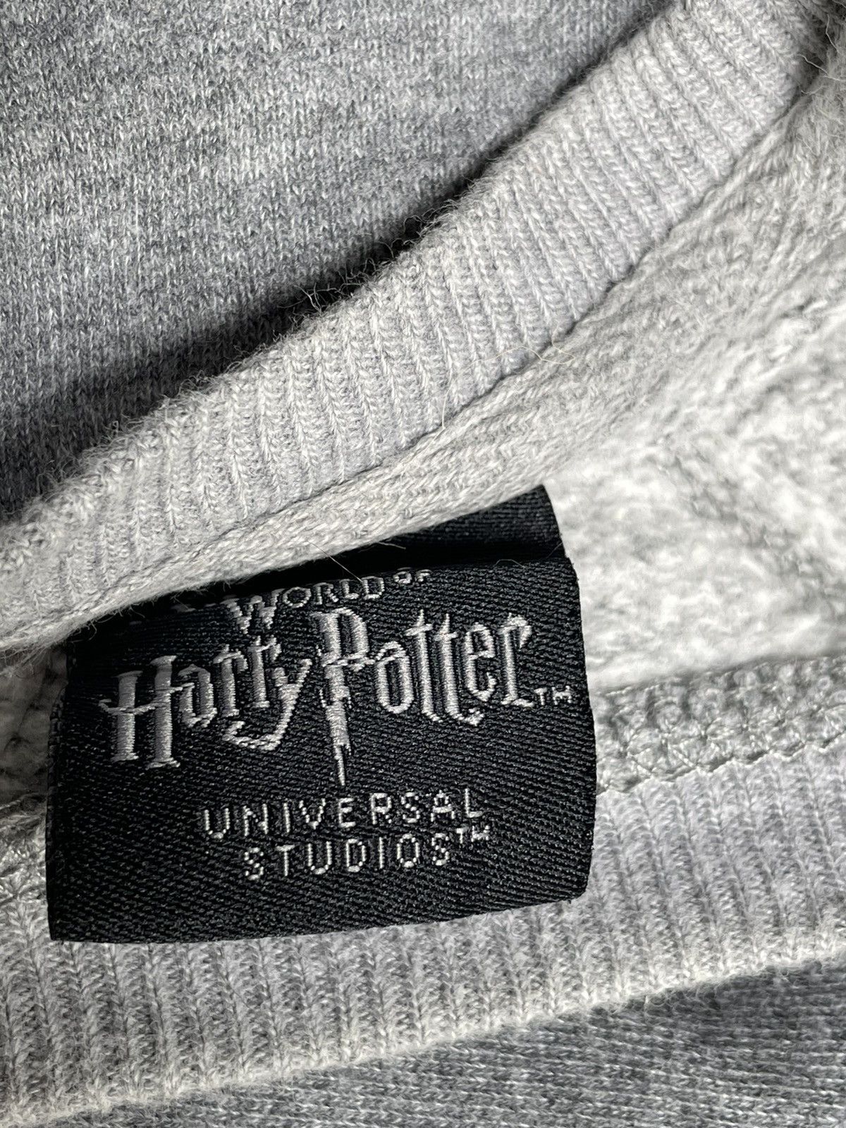 Universal Studios Harry Potter Gryffindor Pullover Sweatshirt Size US L / EU 52-54 / 3 - 7 Thumbnail