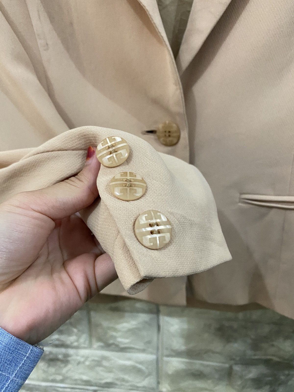 Givenchy × Vintage Vintage Givenchy crop jacket Size US S / EU 44-46 / 1 - 10 Thumbnail