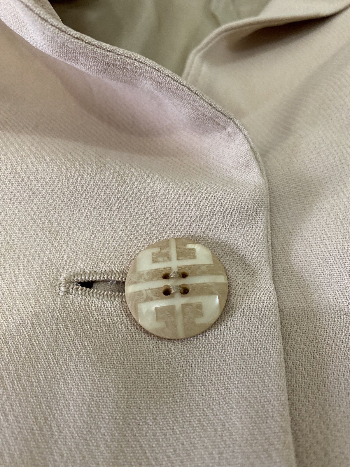 Givenchy × Vintage Vintage Givenchy crop jacket Size US S / EU 44-46 / 1 - 11 Thumbnail