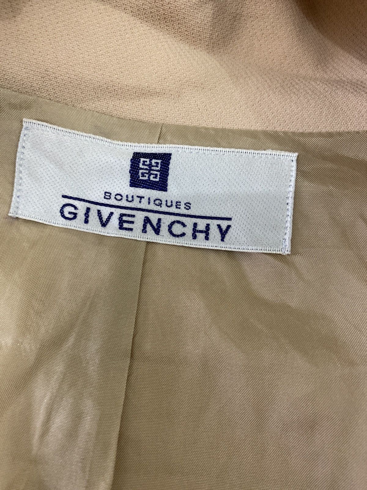 Givenchy × Vintage Vintage Givenchy crop jacket Size US S / EU 44-46 / 1 - 12 Thumbnail