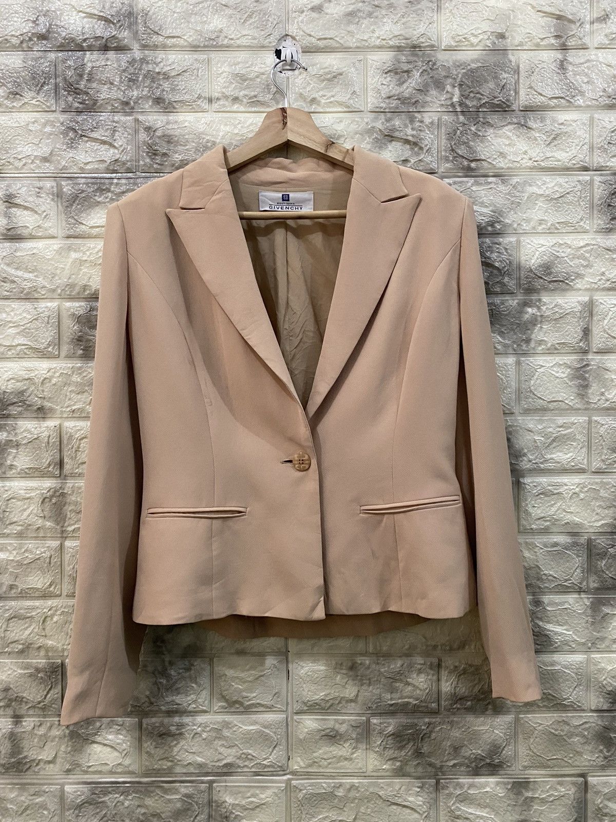 Givenchy × Vintage Vintage Givenchy crop jacket Size US S / EU 44-46 / 1 - 2 Thumbnail