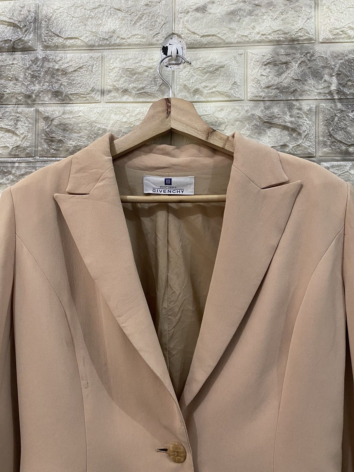 Givenchy × Vintage Vintage Givenchy crop jacket Size US S / EU 44-46 / 1 - 7 Thumbnail