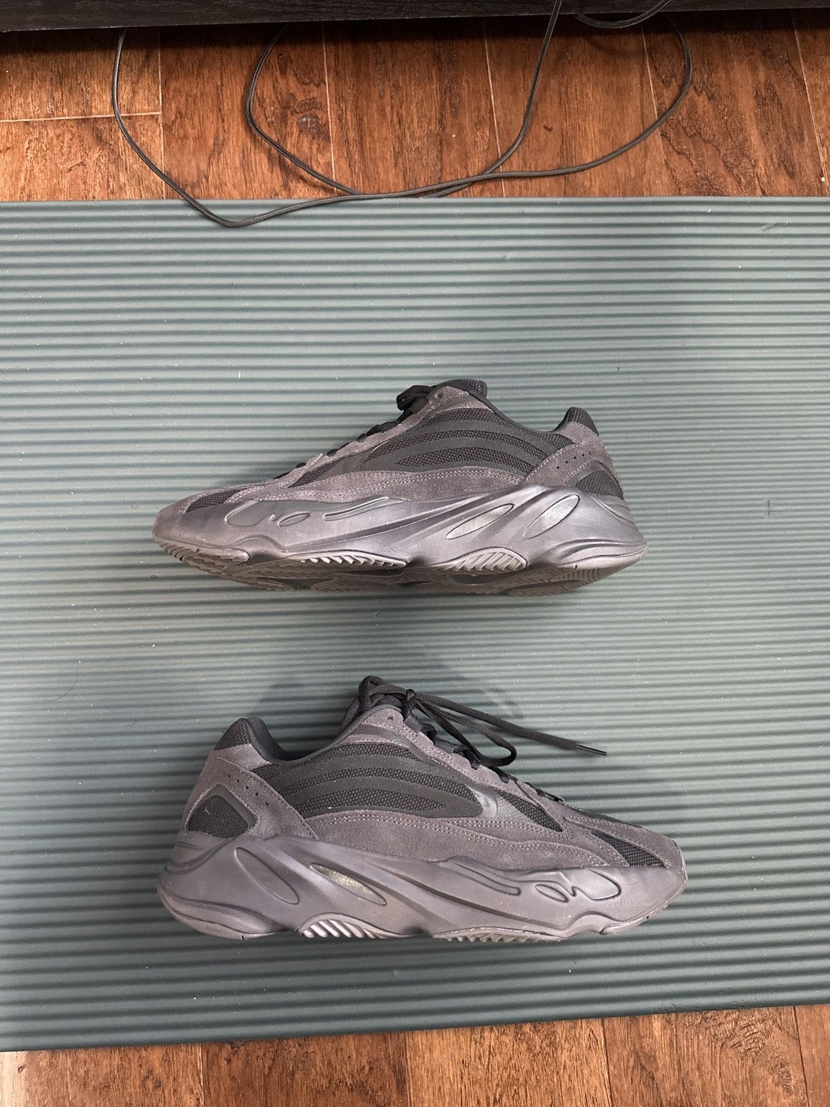 adidas yeezy 700 vanta