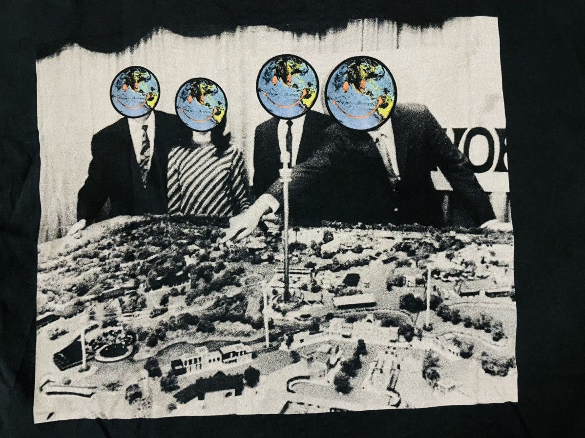 Travis Scott 🔥LAST DROP🔥Travis Scott Astro World Staff Creators Tee Size US L / EU 52-54 / 3 - 5 Thumbnail