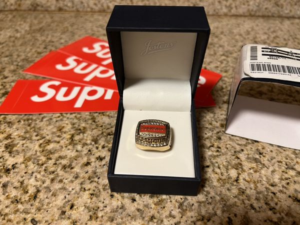 Supreme Supreme/Jostens World Famous Championship Ring 24K GOLD